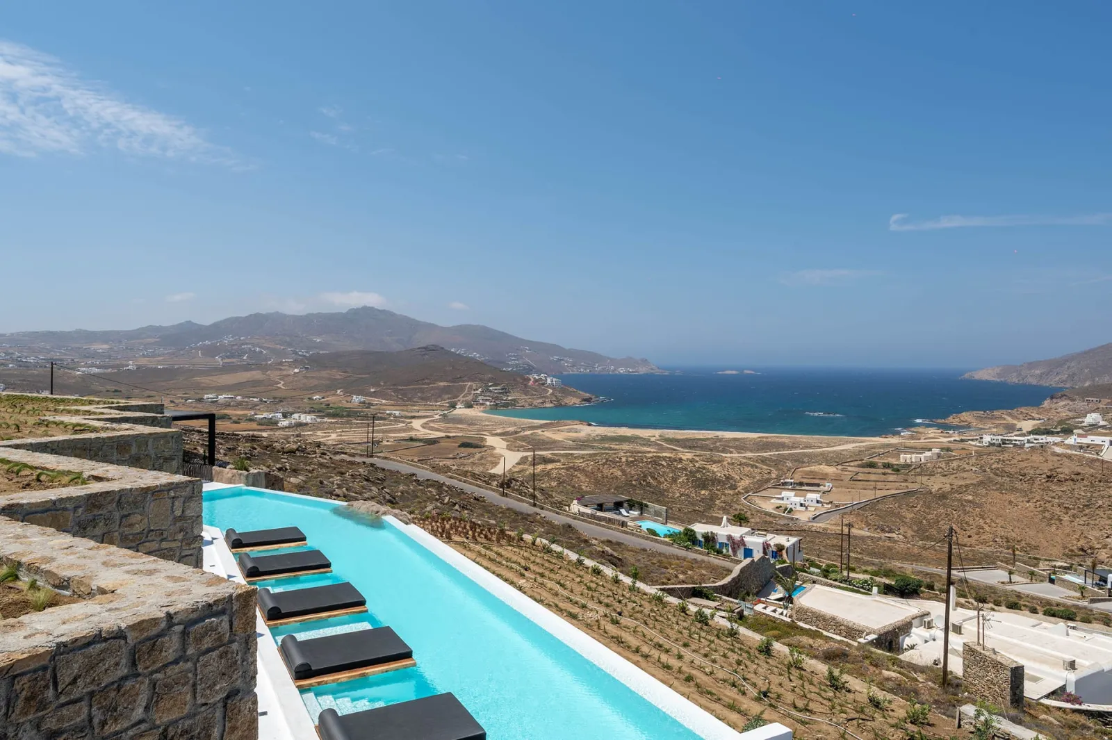 6 Bedrooms I Rea II I Ftelia