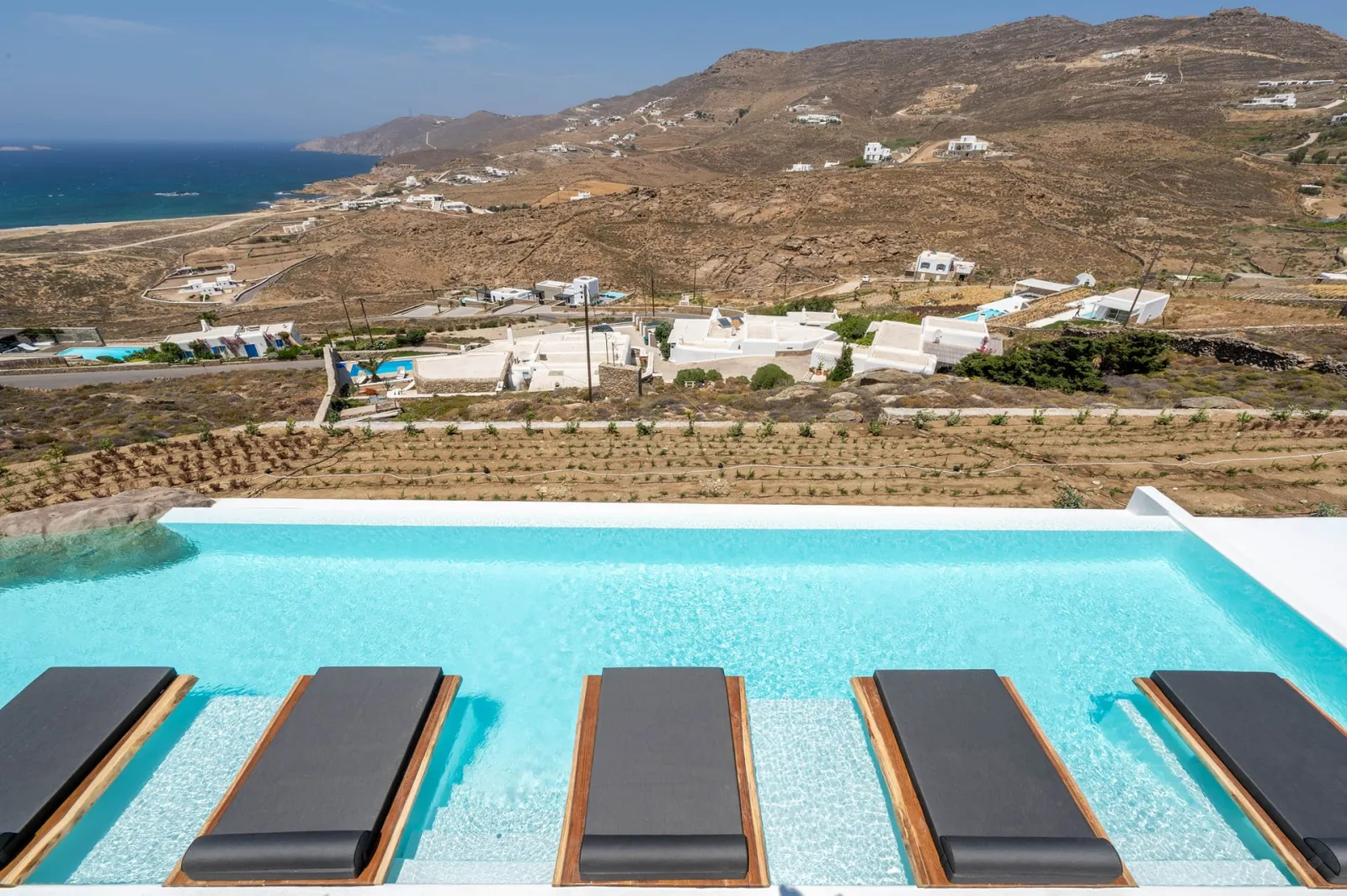 6 Bedrooms I Rea II I Ftelia