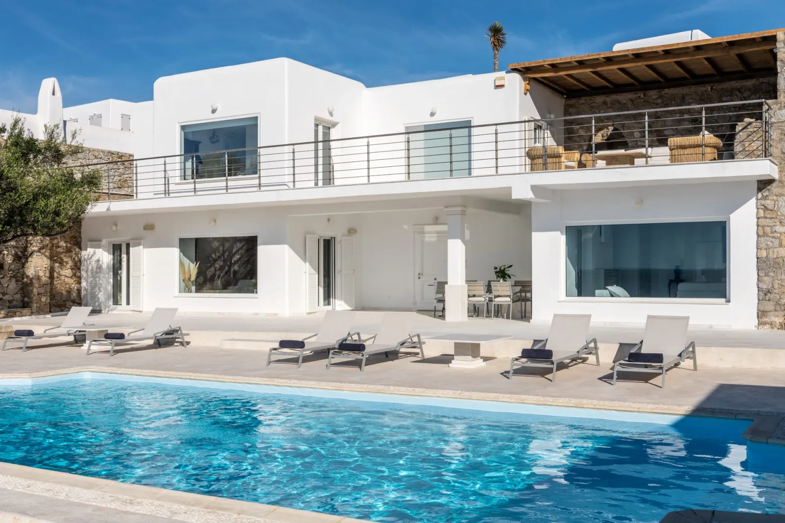 5 Bedrooms I Filenia I Aleomandra