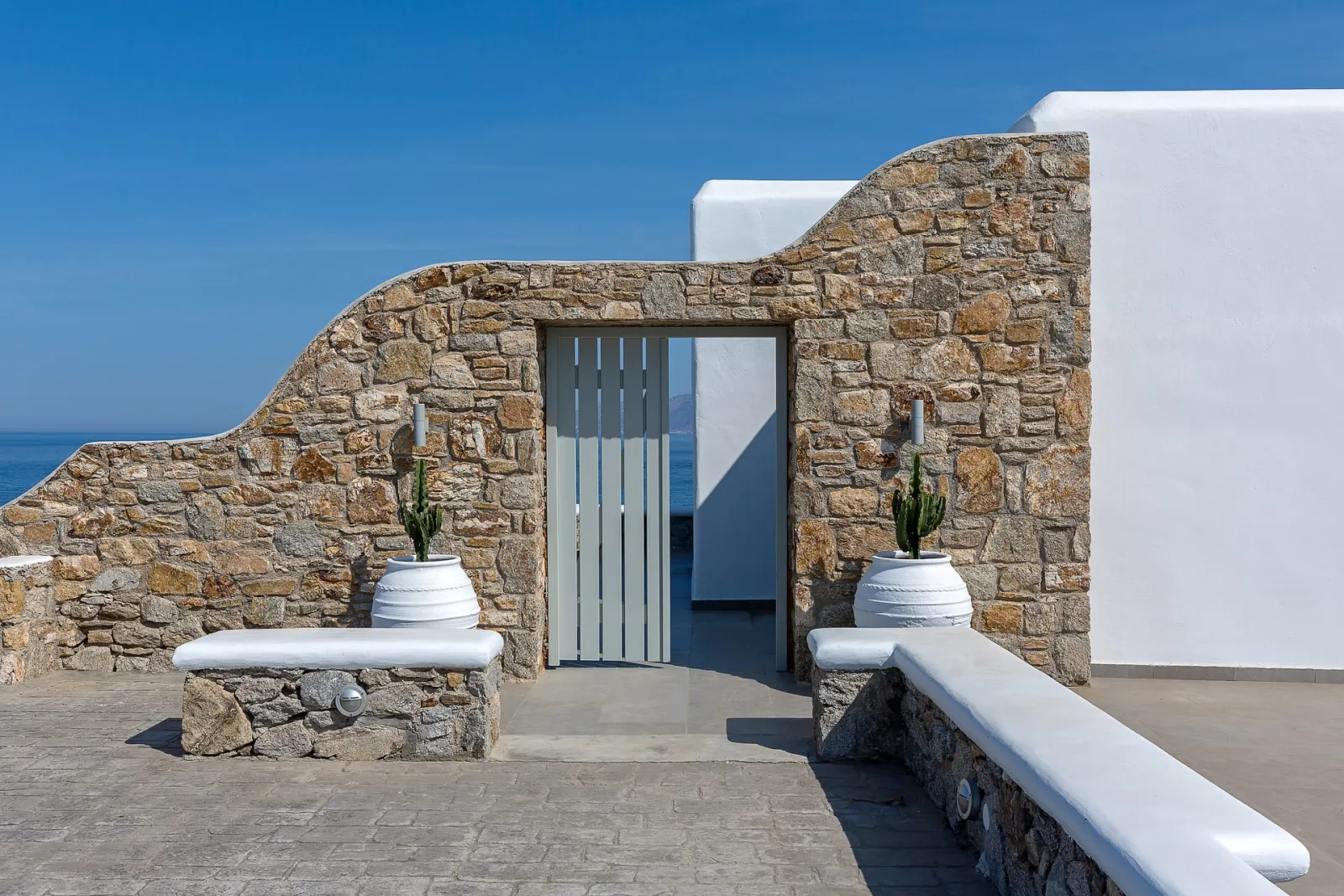 6 Bedrooms I Persephone I Kanalia