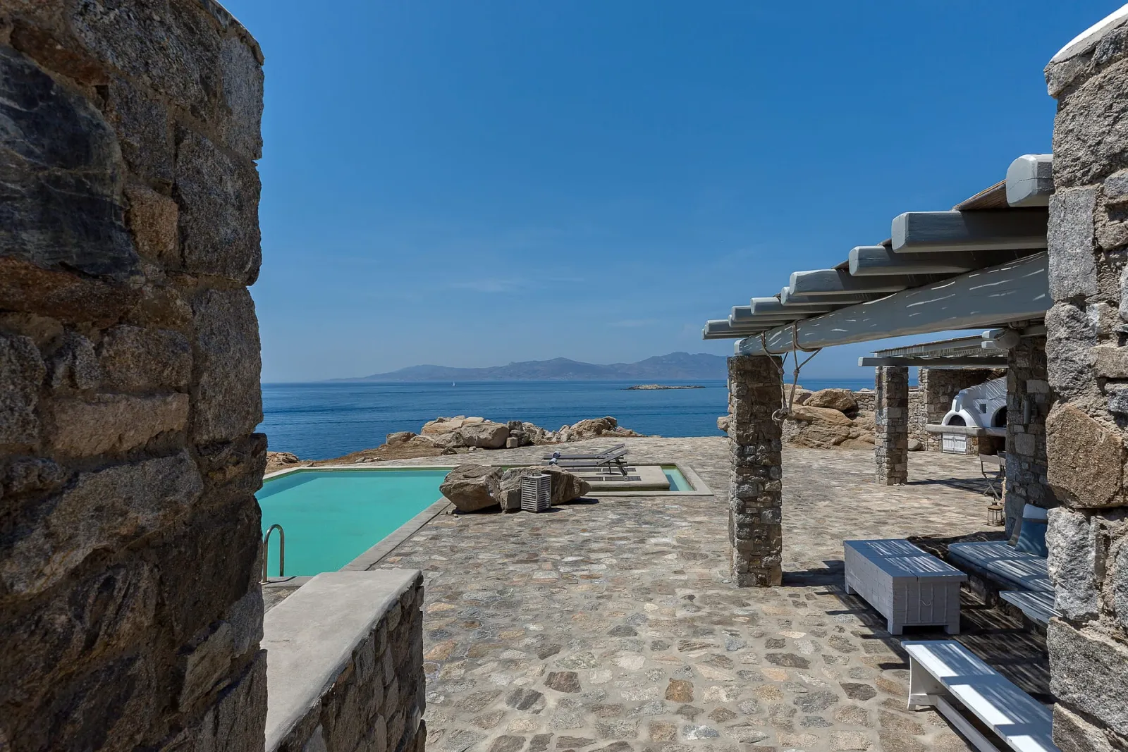 6 Bedrooms I Persephone I Kanalia