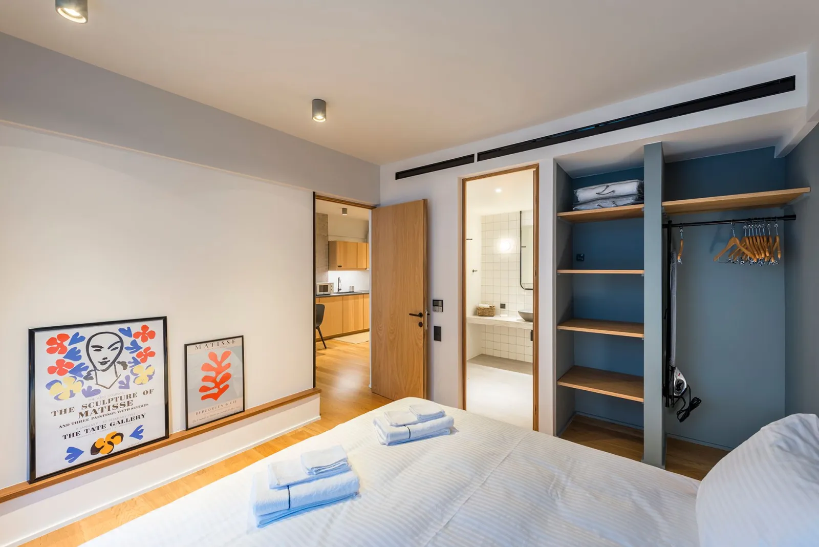 2 Bedroom Family Apartment with City View