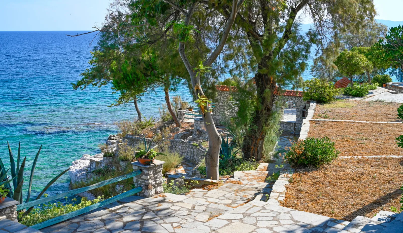 Sea Front Villa with 5 Bedrooms