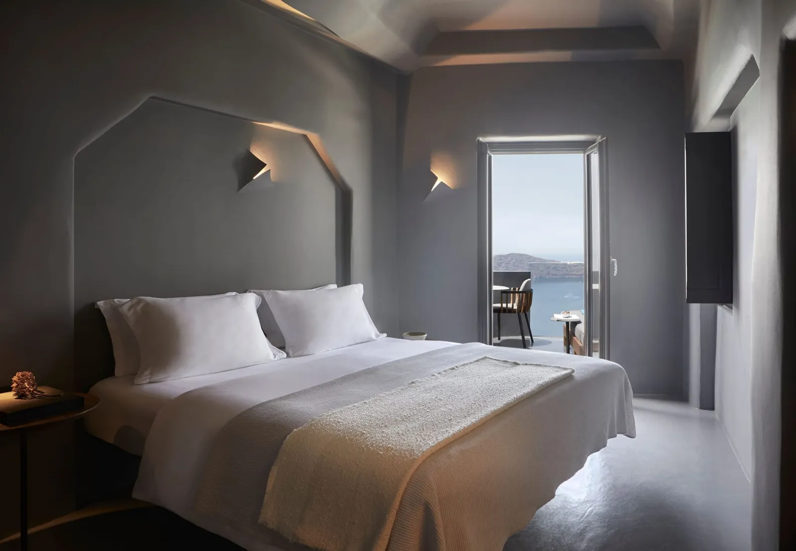 Honeymoon Suite Sunset View with Outdoor Hot Tub & Indoor Plunge Pool