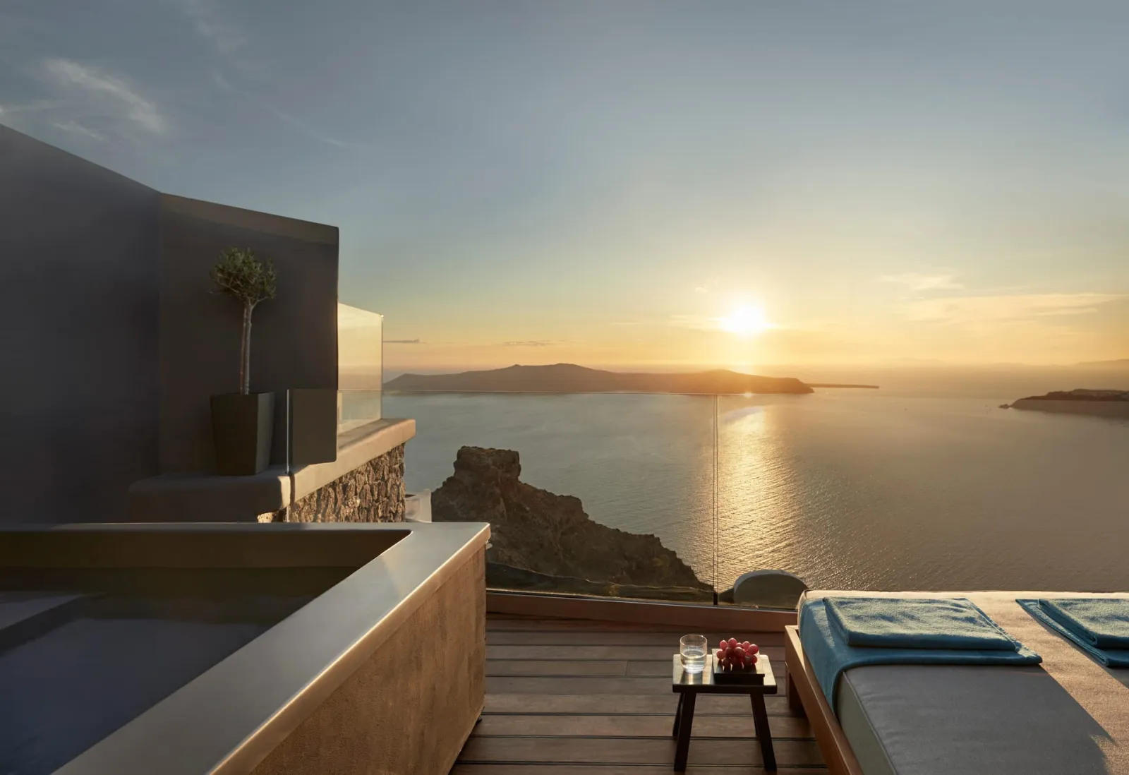 Kivotos Villa Sunset View with Outdoor Hot Tub & Indoor Pool