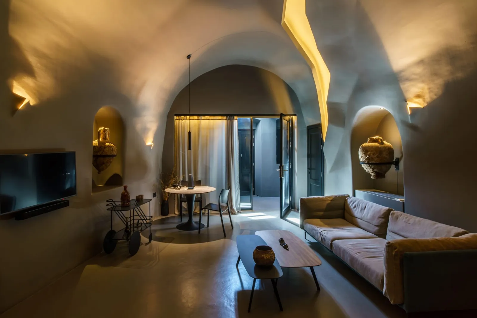 Wellness Four Bedroom Villa with Outdoor Hot Tub & Indoor Pool