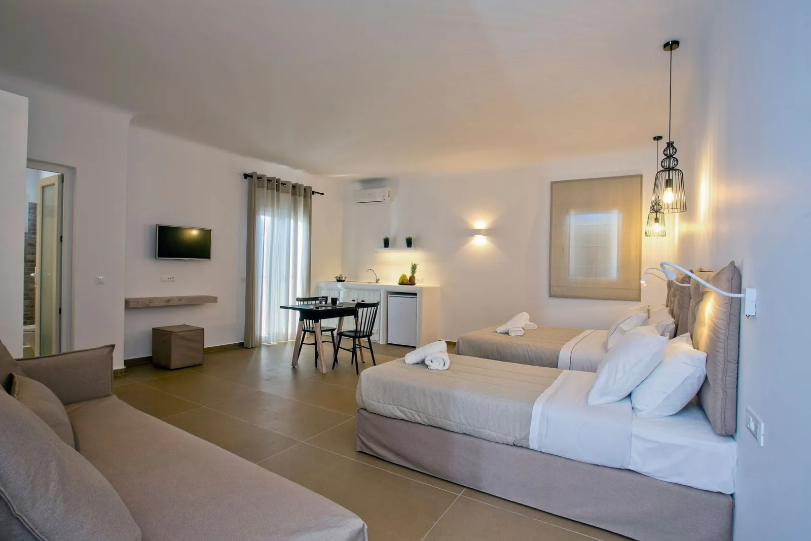 Deluxe Triple Room
