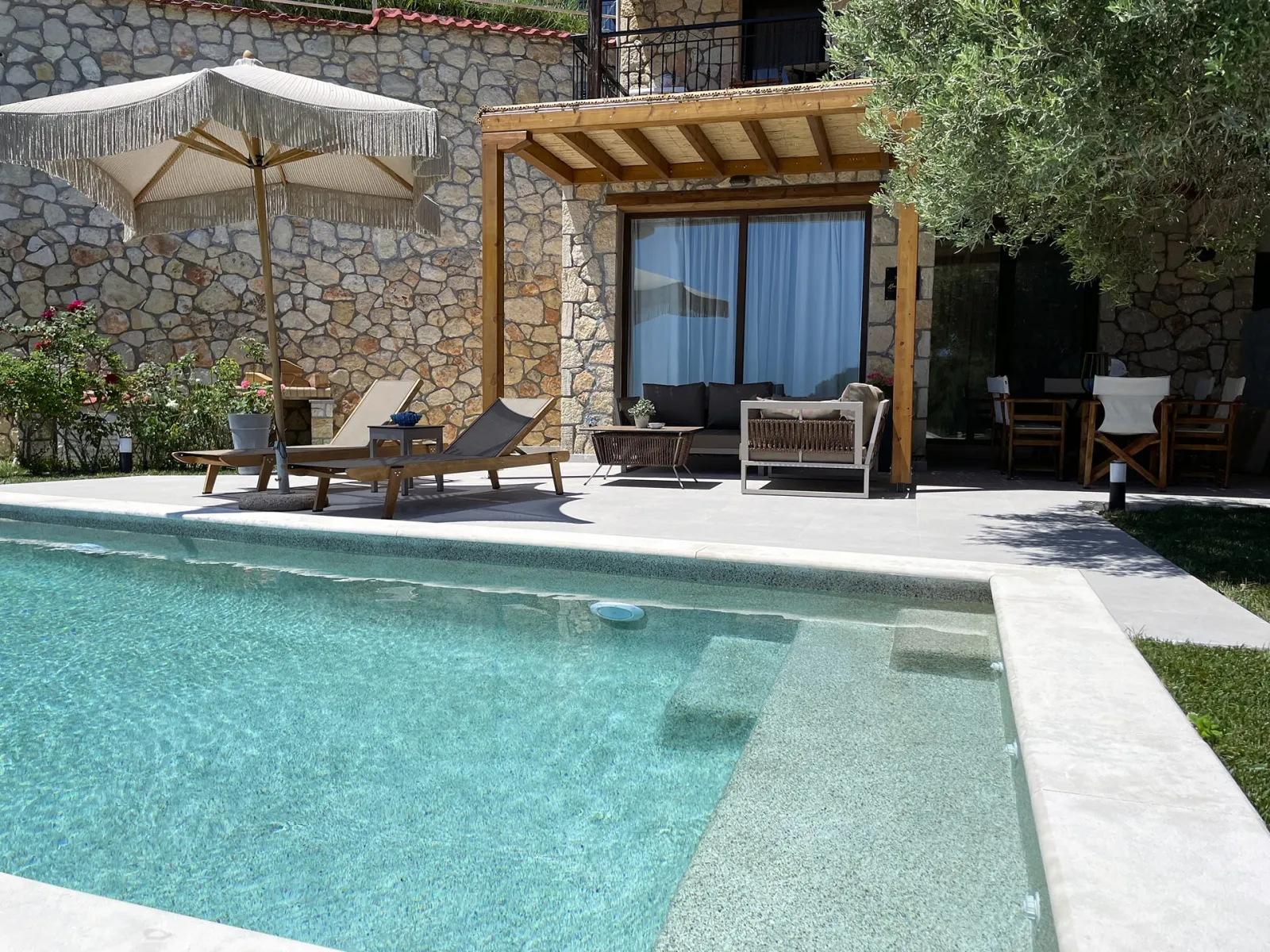 Villa with Private Pool &amp; Sea View-Capacity 6