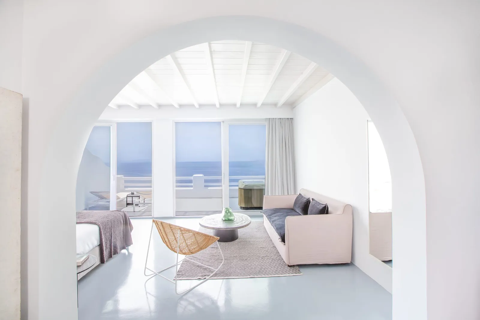 Deluxe Sea View Suite with Outdoors Jacuzzi