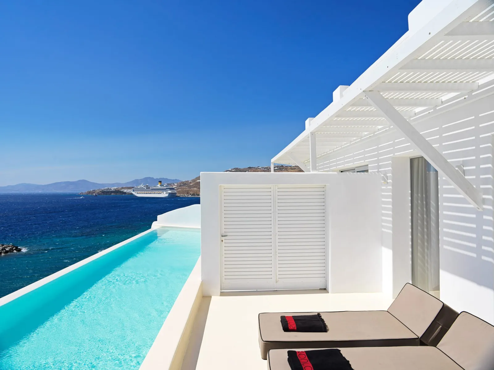 Sanctuary Sea View Suite with Sharing Pool