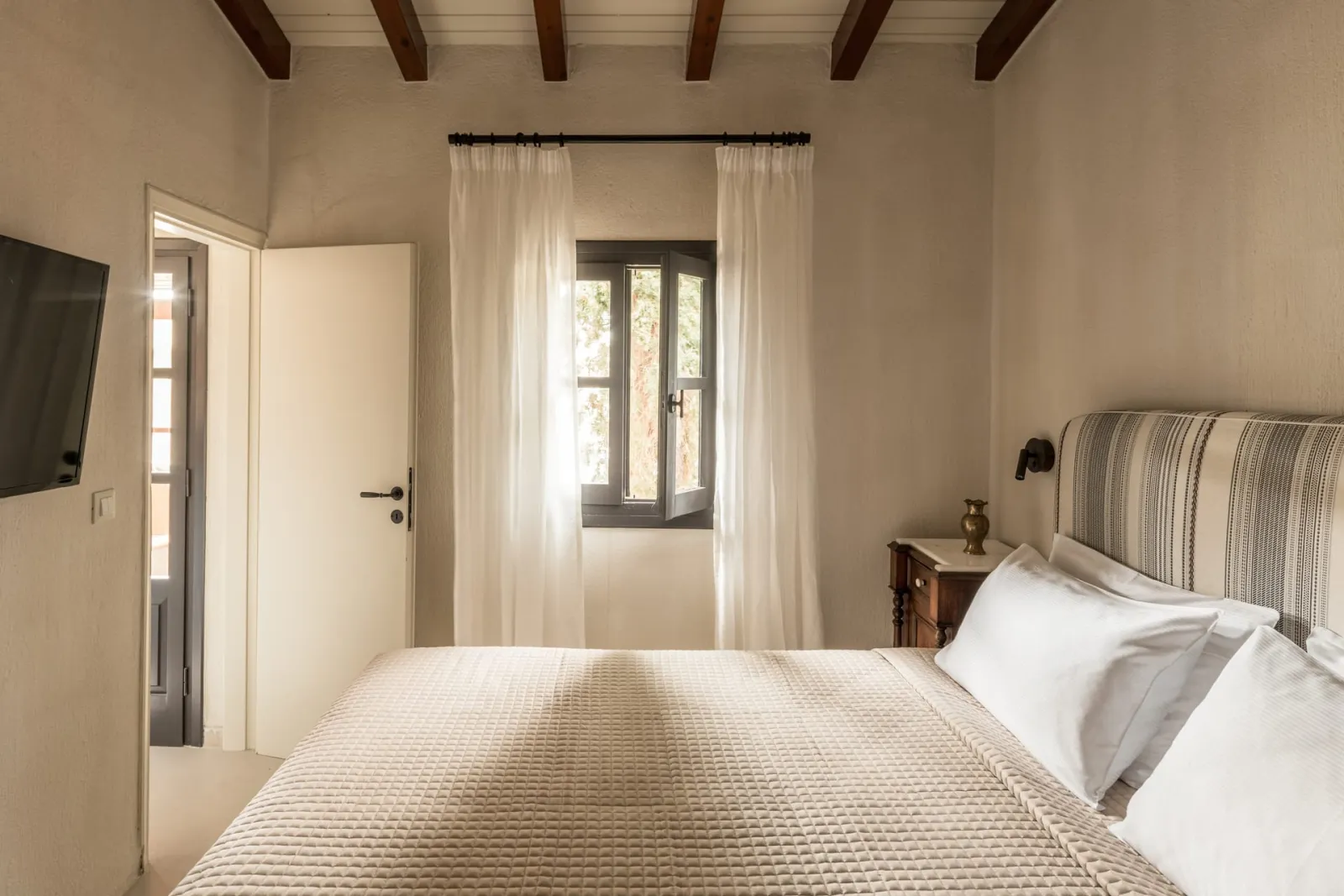One Bedroom Traditional Apartment