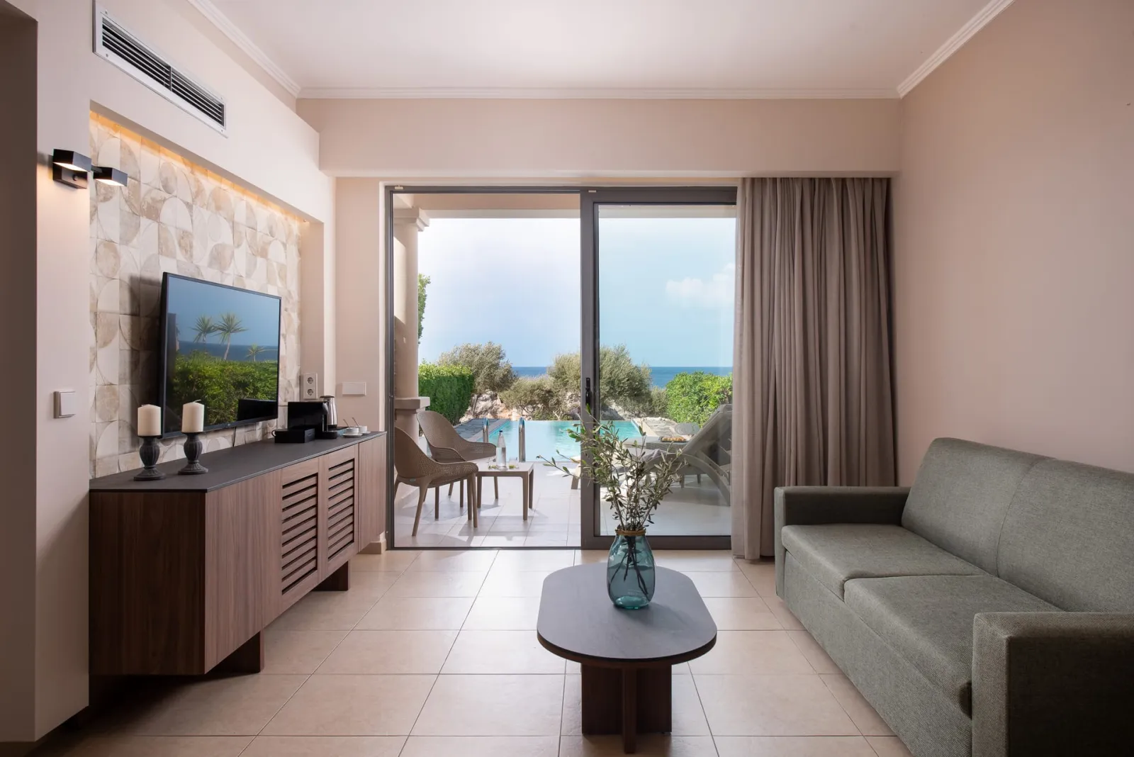 Junior Suite with Sea View Private Pool (45 m²)