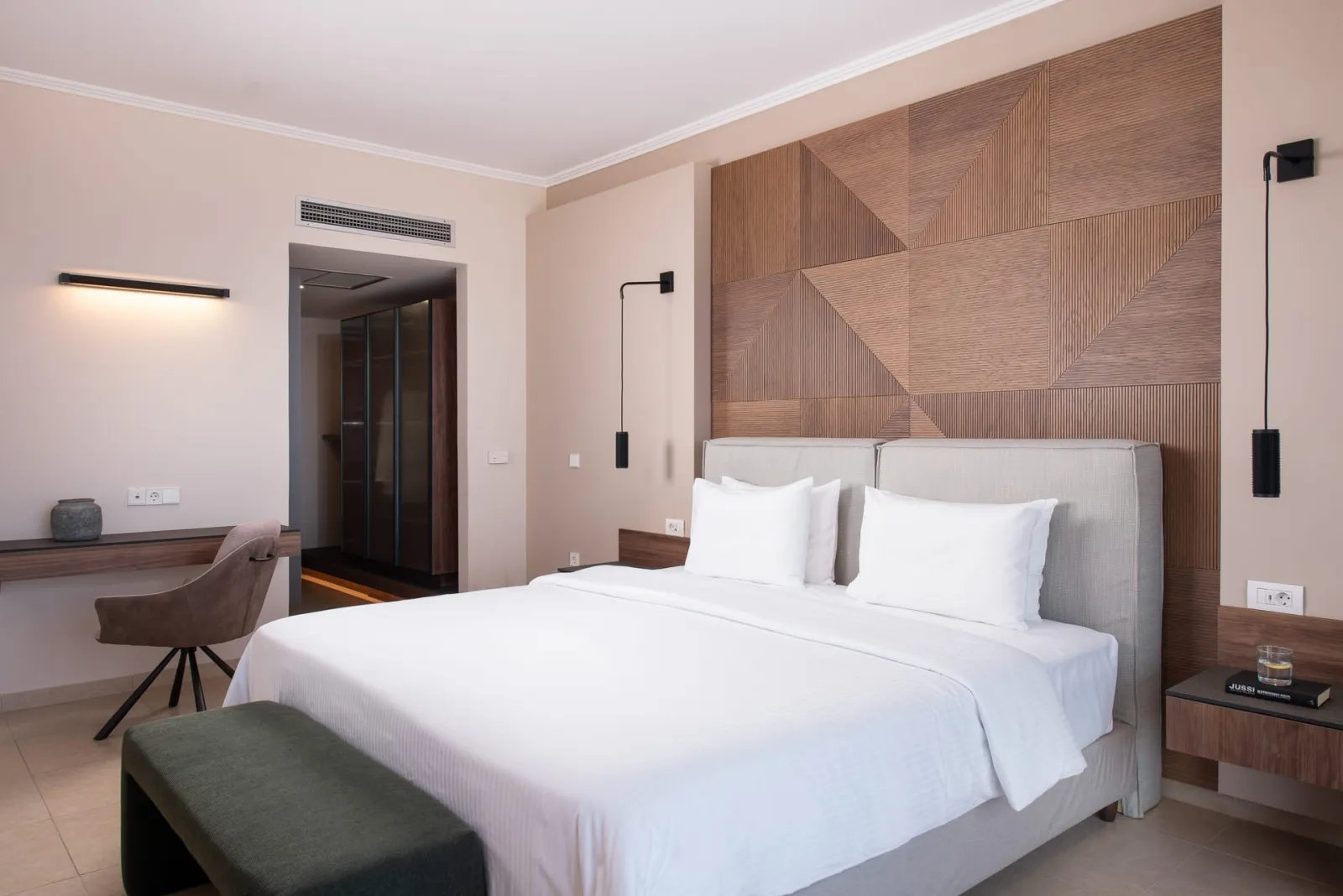 Royal Suite with Sea View (70 m²)