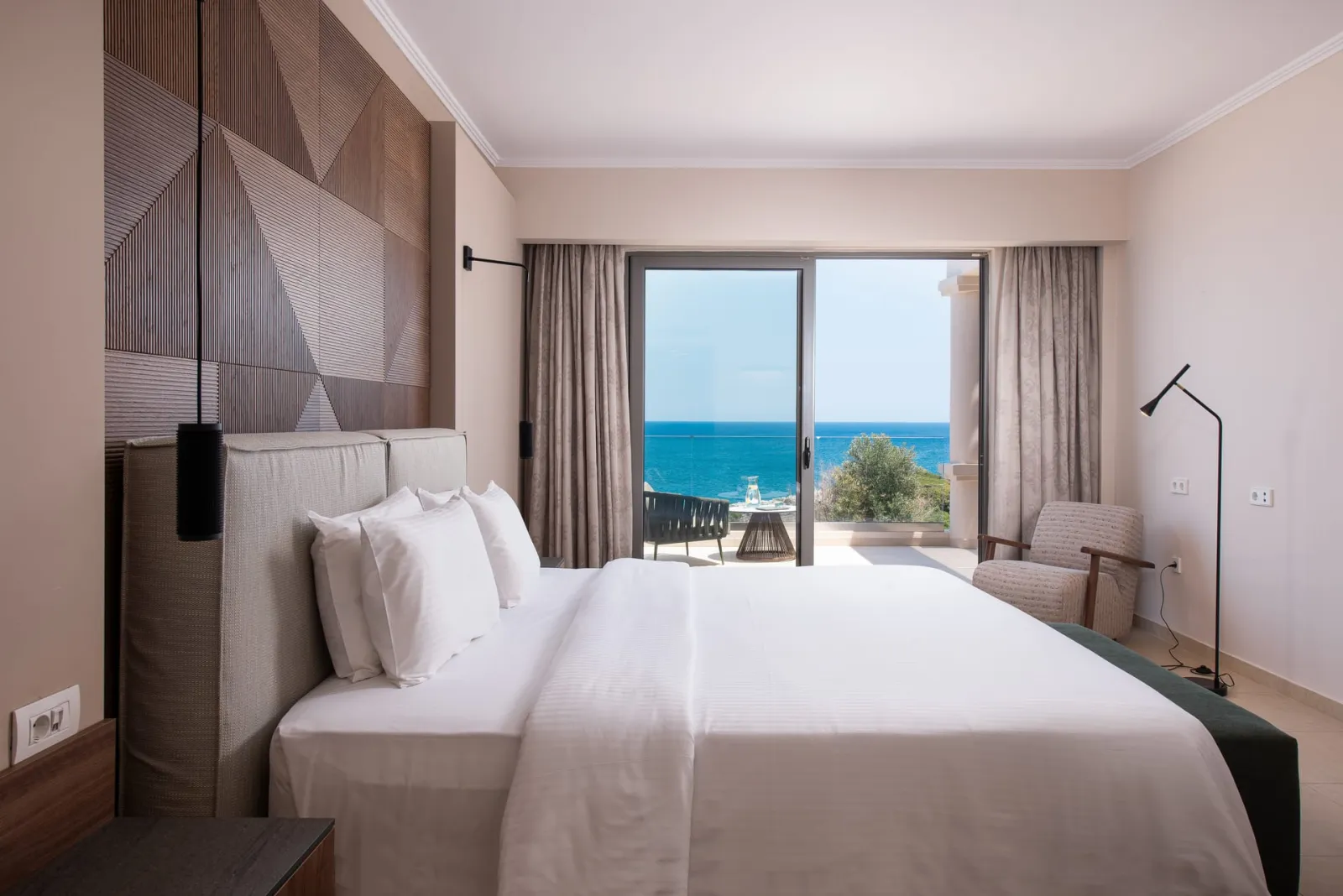  Royal Suite with Sea View (70 m²)