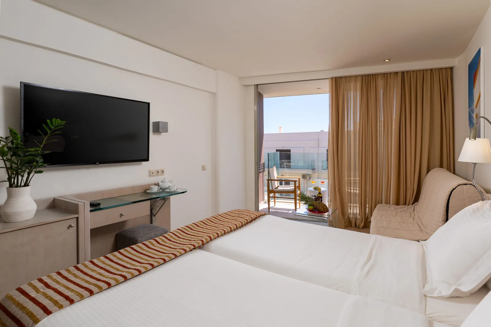 Junior Suite Side Sea View