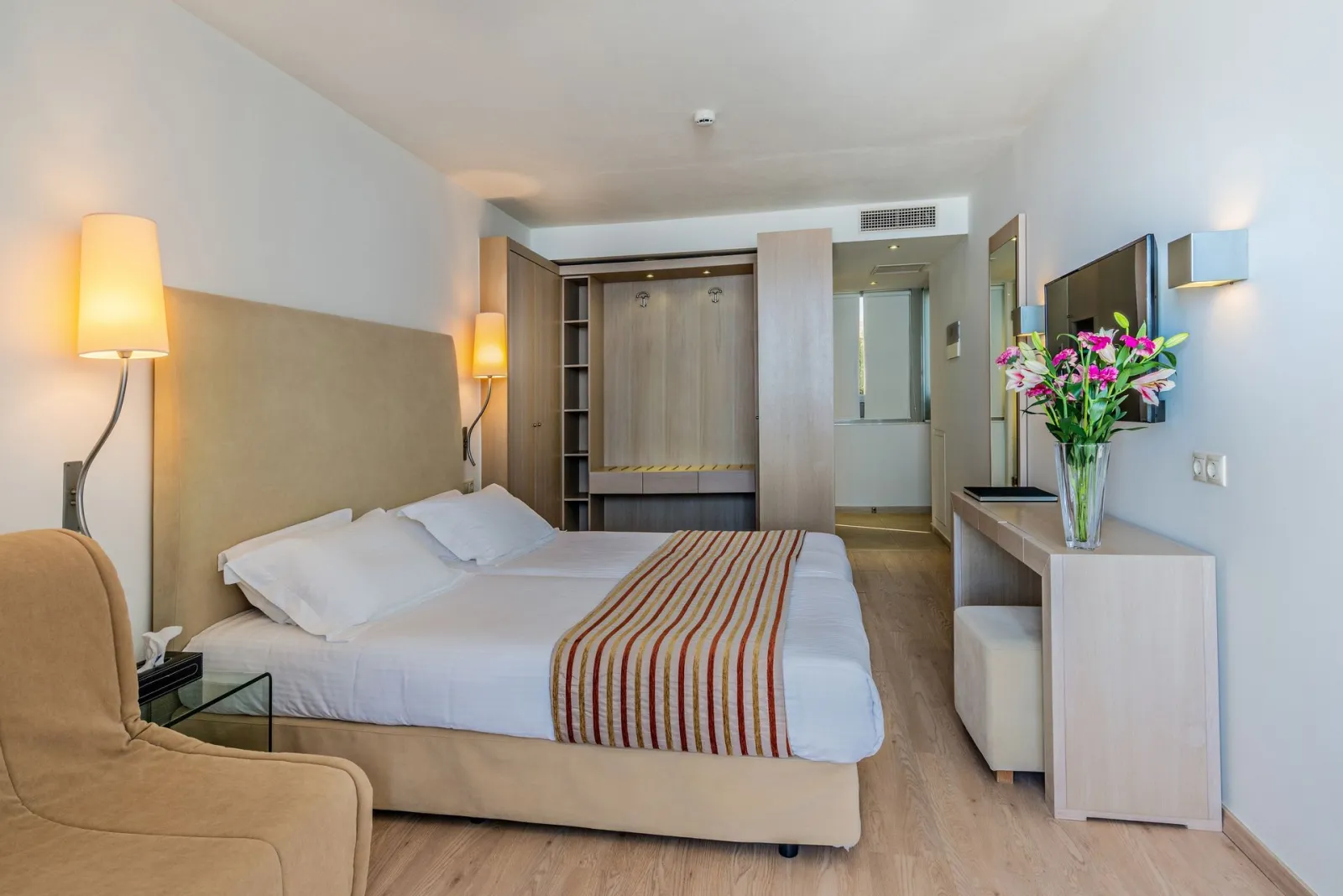 Junior Suite Side Sea View