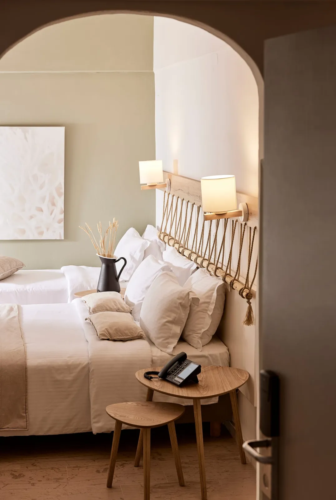 Triple Mountain View Room