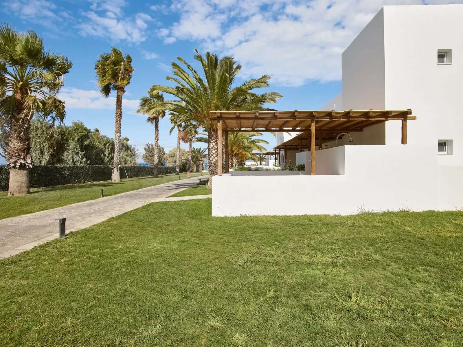 Oliva Bungalow with Shaded Patio
