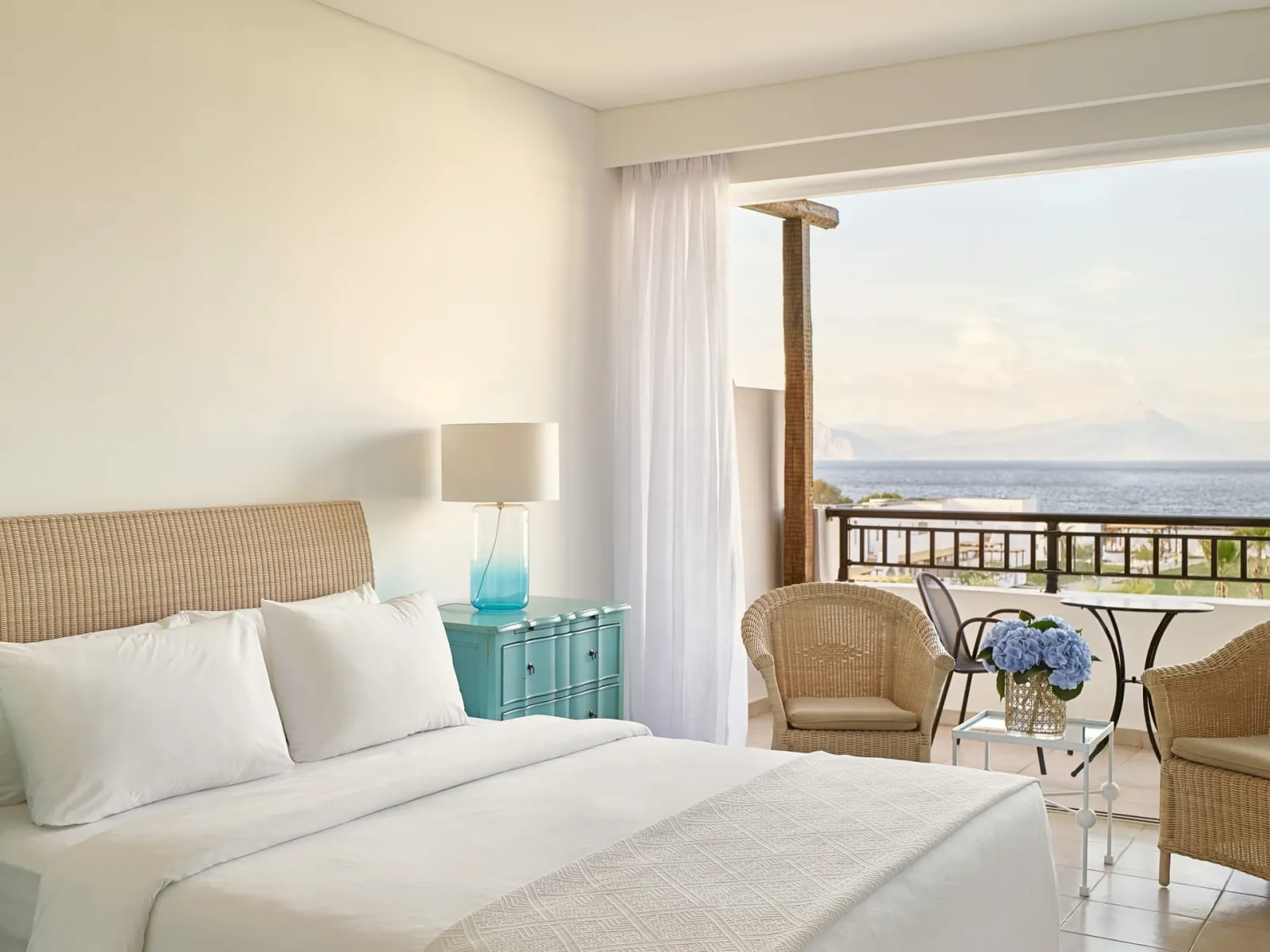 Marron Family Room Side Sea View