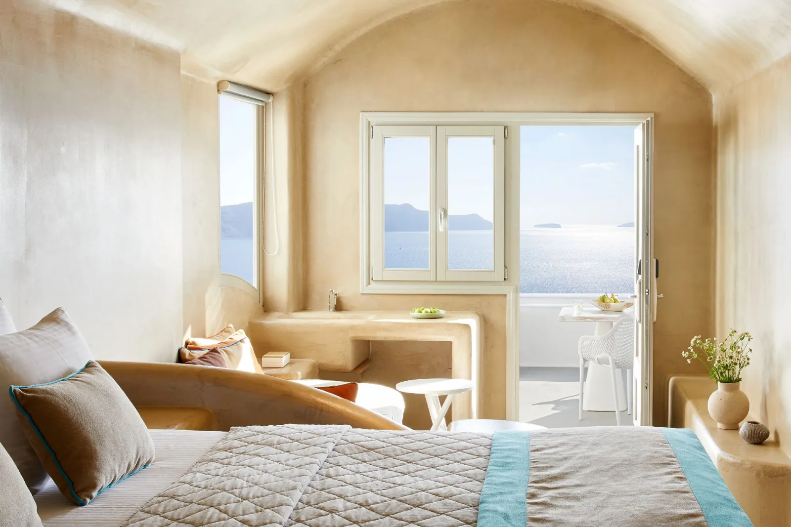 Junior Suite with Outdoor Hot Tub and Caldera View