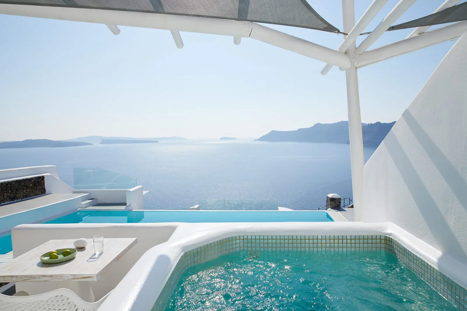 Elegant Suite with Outdoor Hot Tub and Caldera View - Pool Front