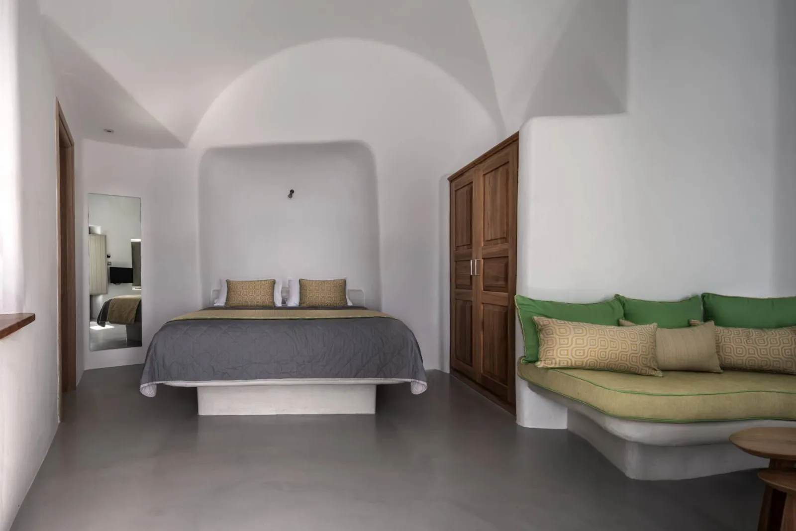 Honeymoon Suite with Outdoor Hot Tub and Caldera View