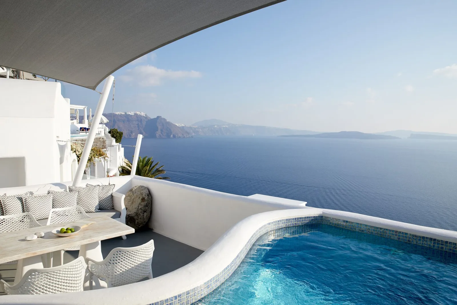 Senior Villa with Outdoor Plunge Pool and Caldera View
