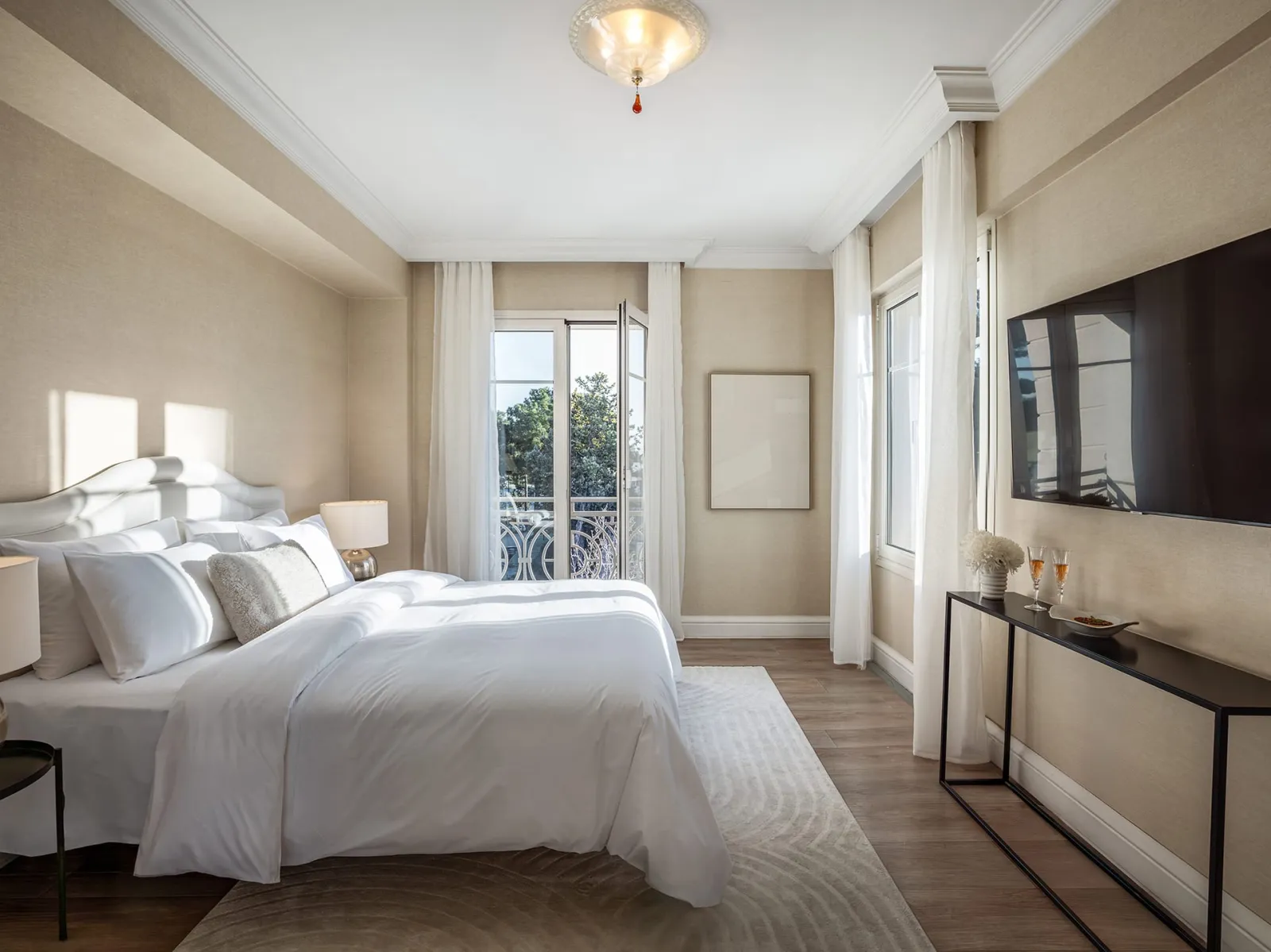 Executive Suite Pool View