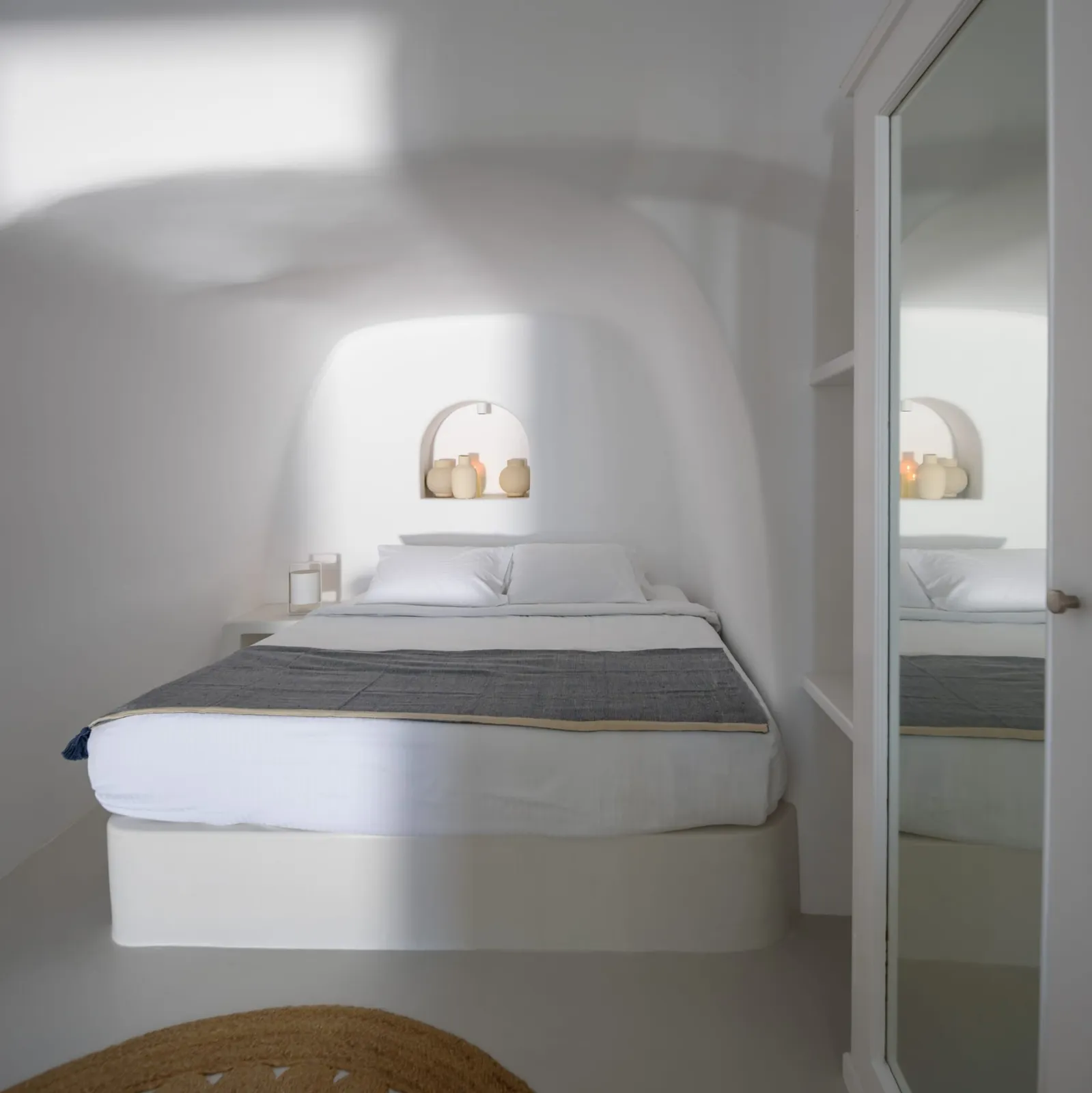 Lathouri Cave Villa with Heated Plunge Pool
