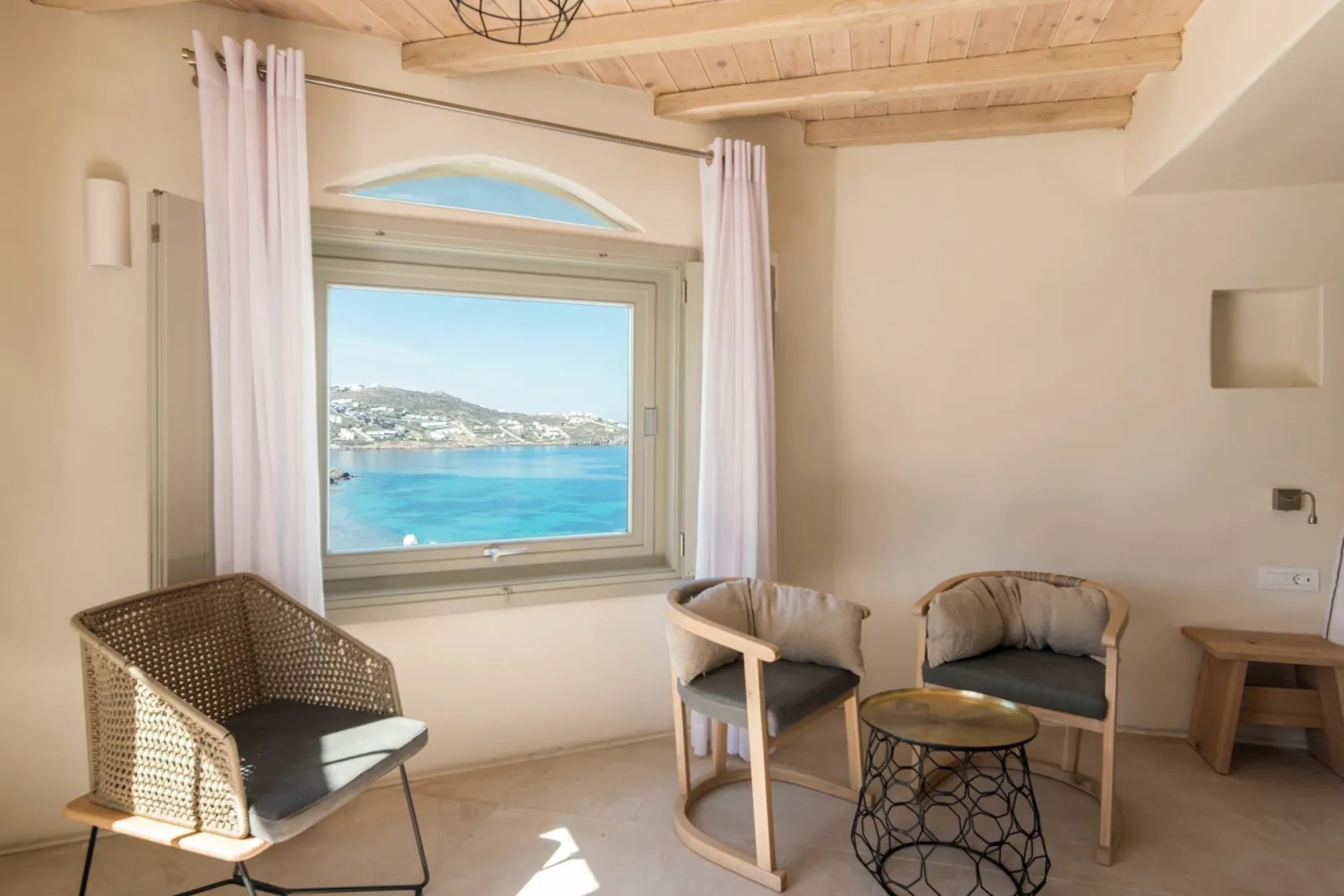 Superior Sunset Suite with Private Terrace &amp; Outdoor Hot Tub