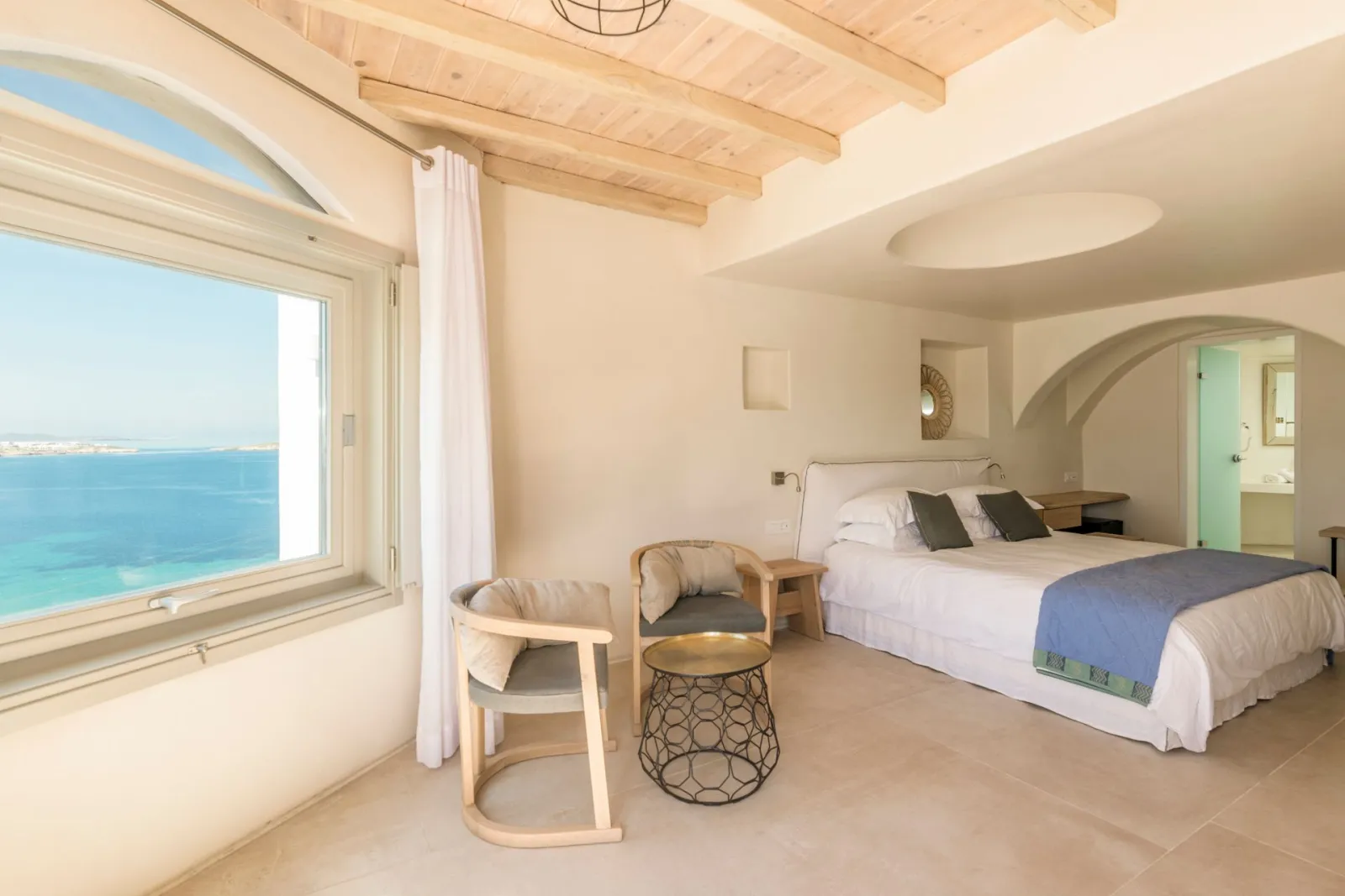 Superior Sunset Suite with Private Terrace &amp; Outdoor Hot Tub