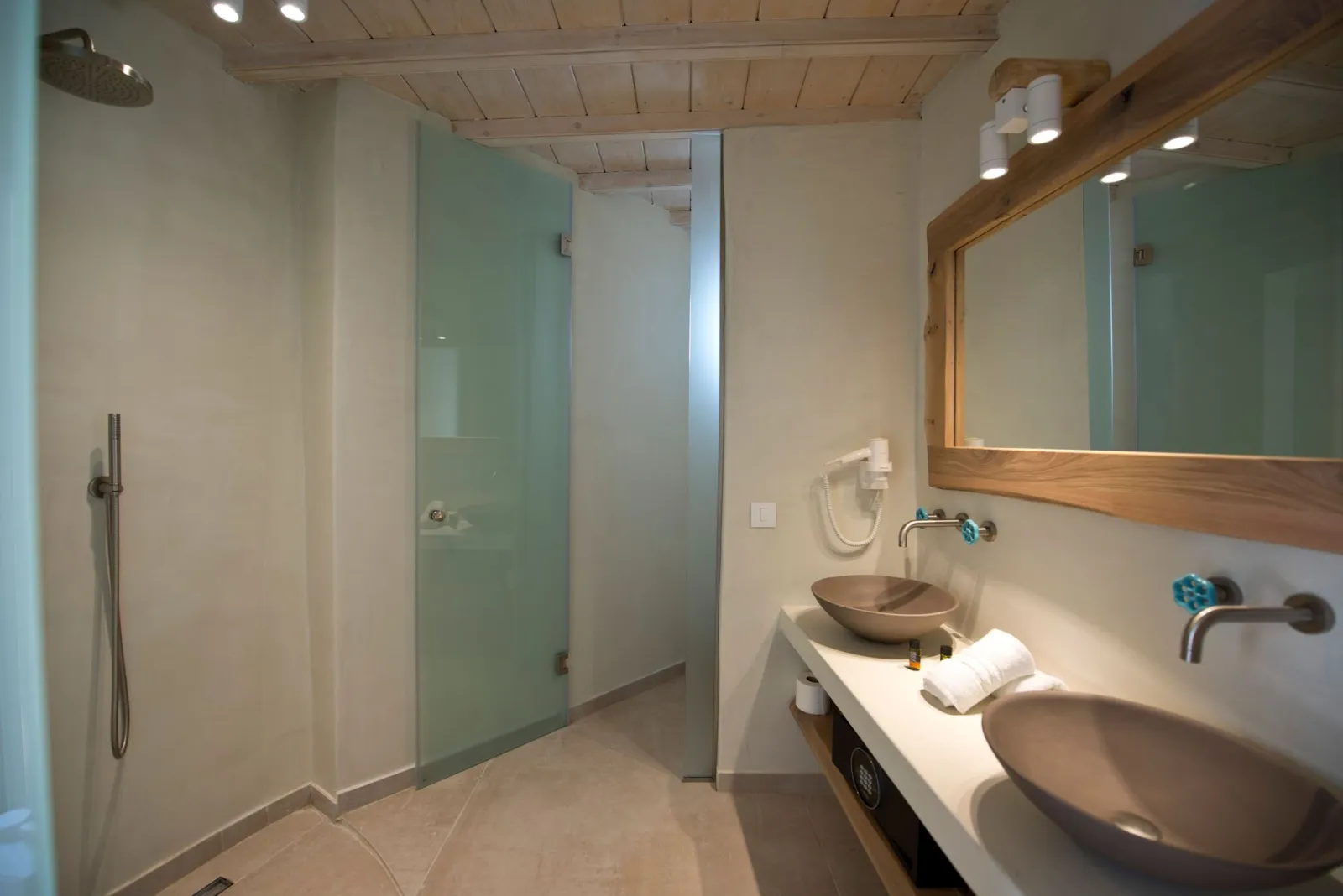 Deluxe Sea View Suite with Outdoor Hot Tub