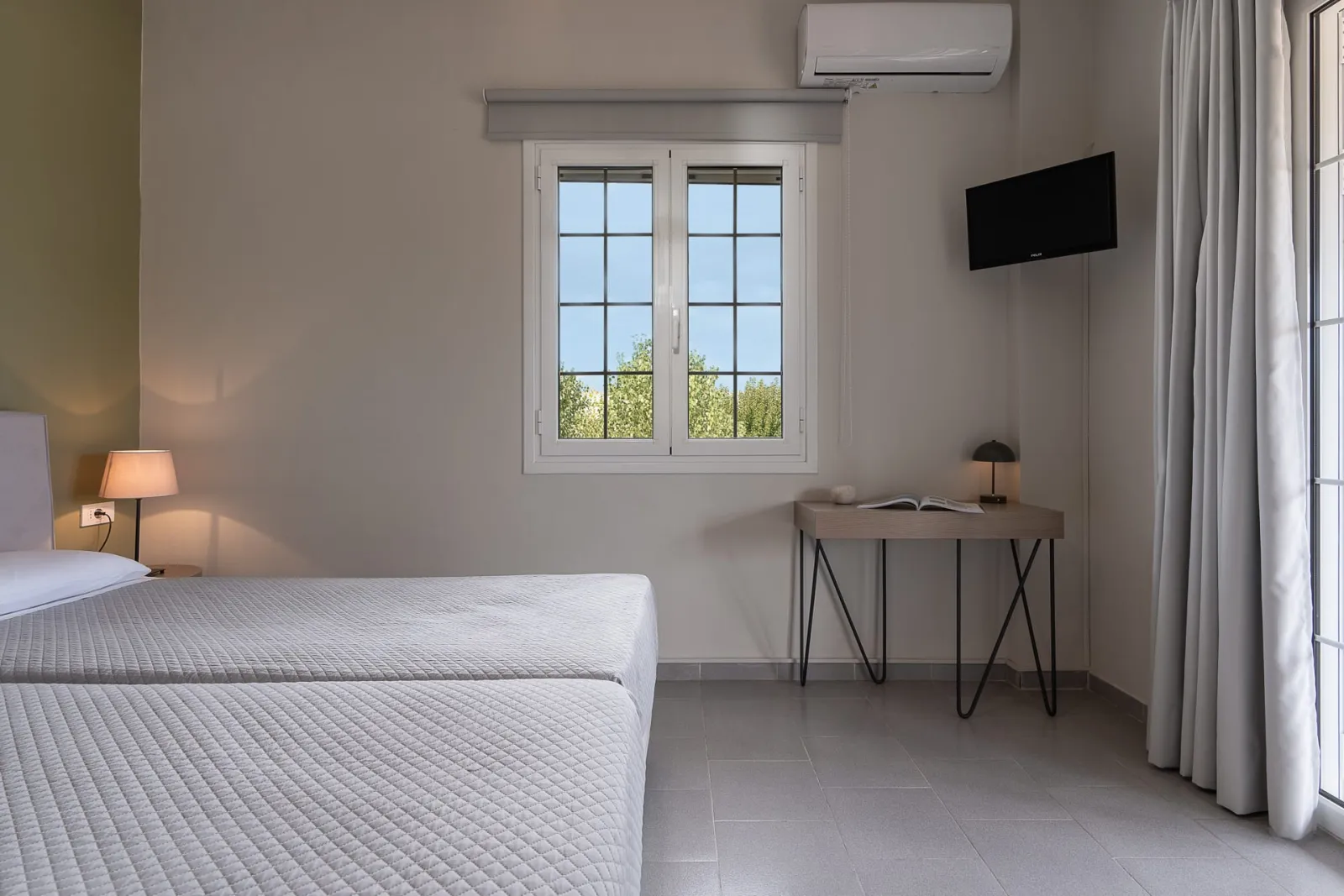 Superior Apartment | Garden &amp; Partial Sea View [60 m²]