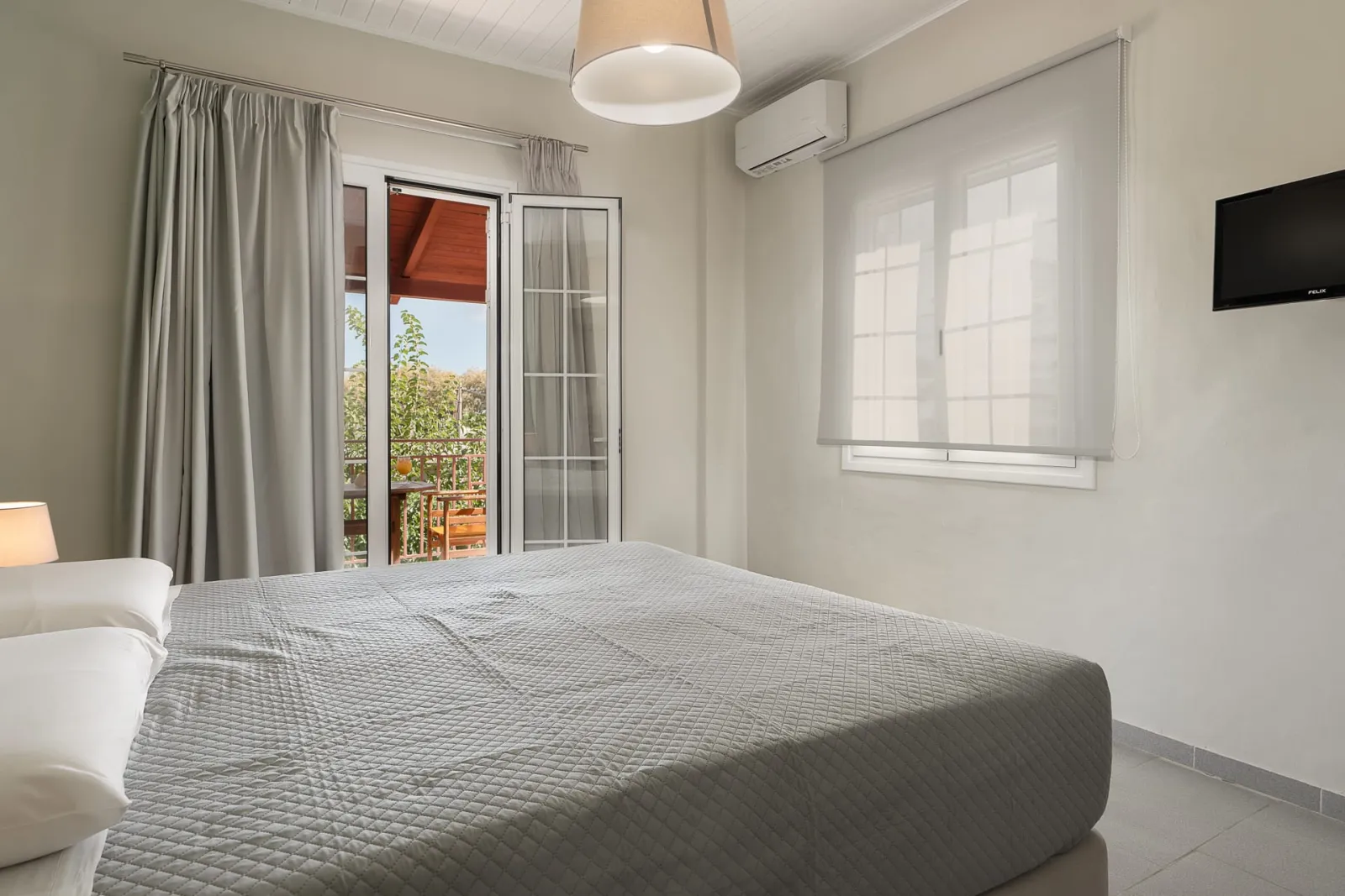 Superior Apartment | Garden &amp; Partial Sea View [60 m²]