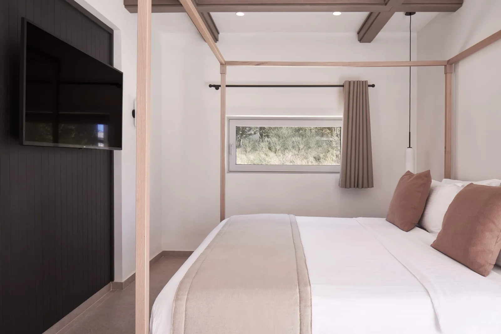 Honeymoon Suite with Hotub