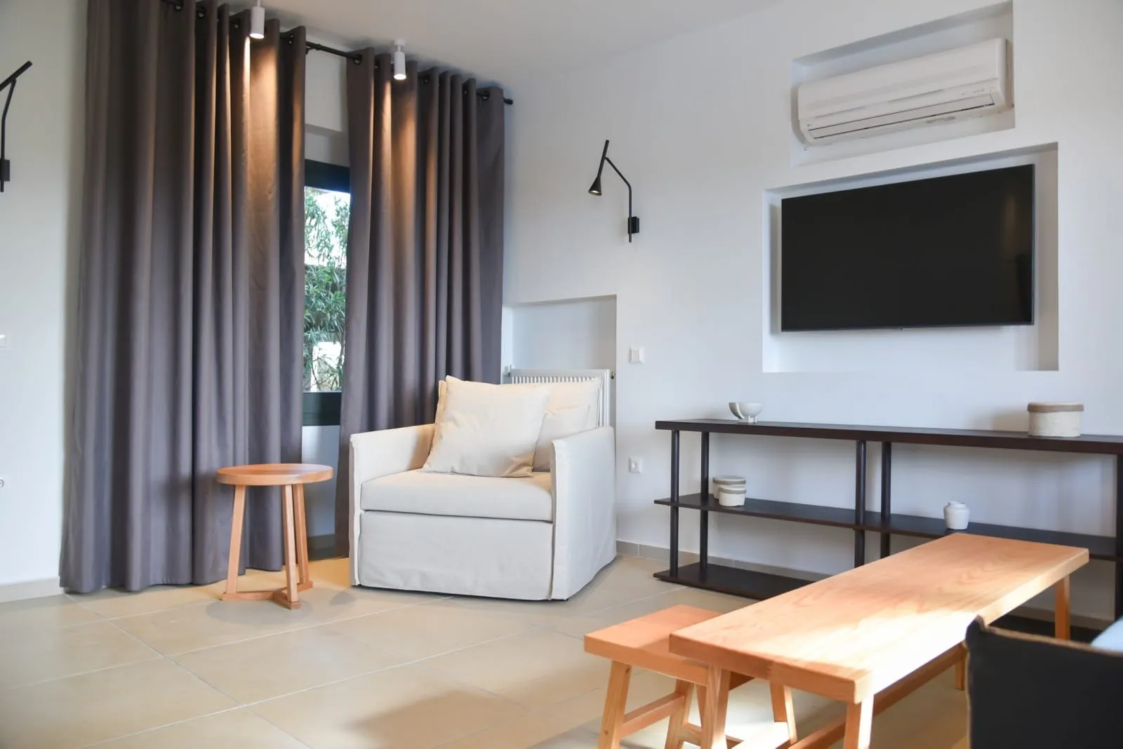 Family Suite with Pool View