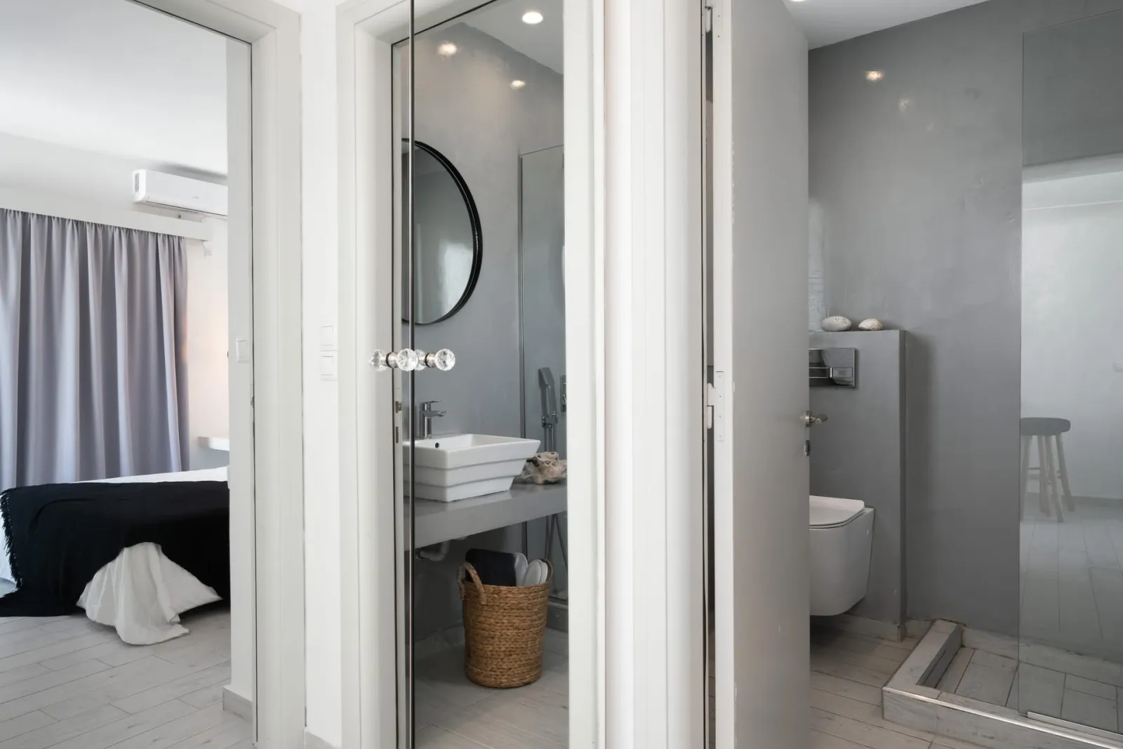 Superior One Bedroom Suite with Sea View