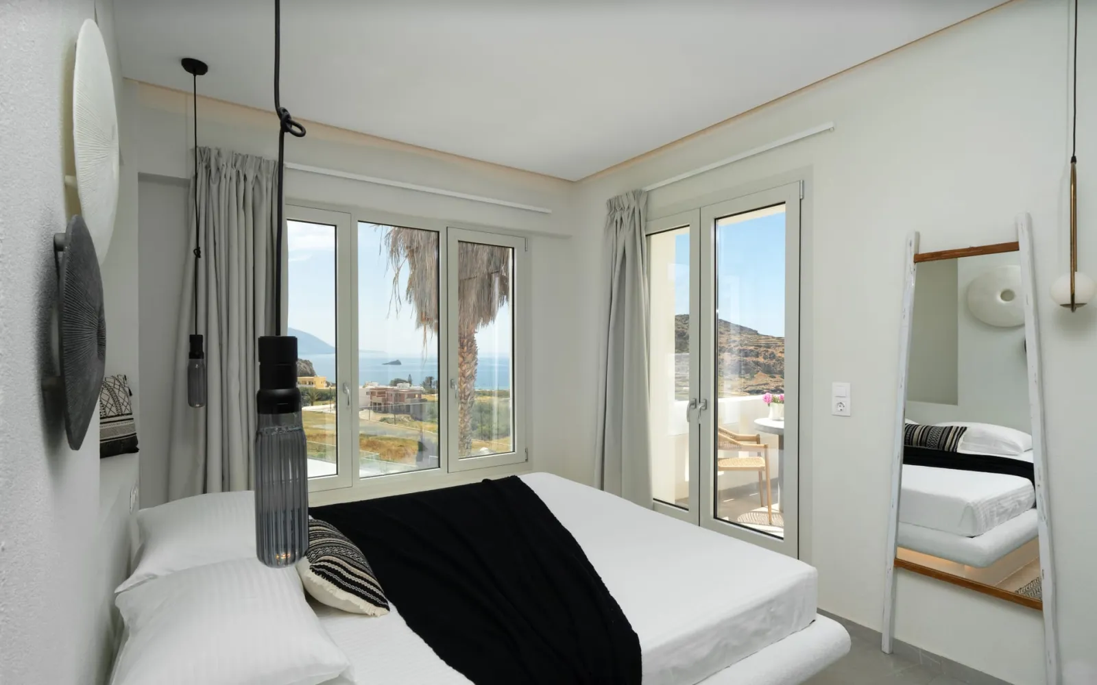 Luxury Suite with Outdoor Jetted Tub & Sea View
