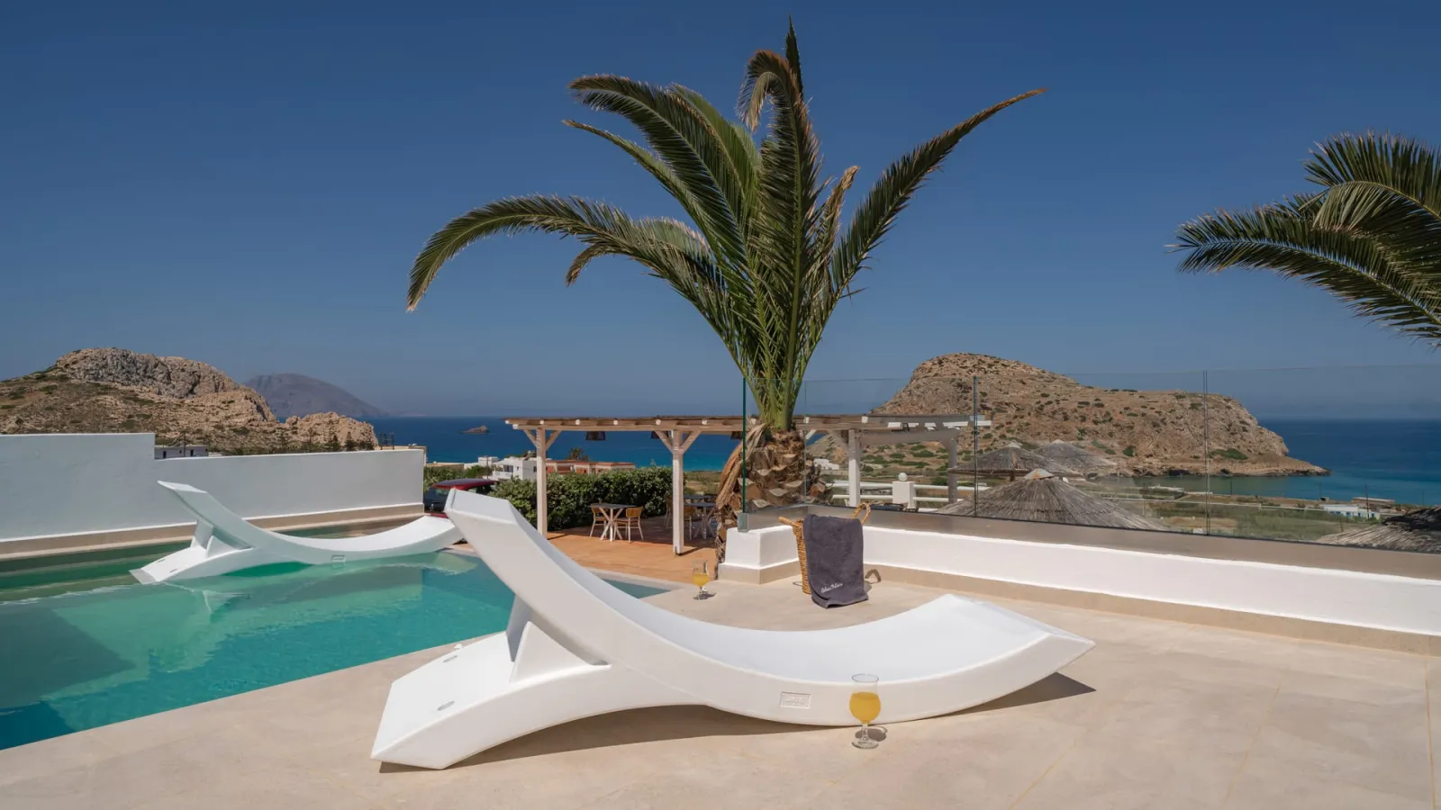 Luxury Suite with Private Pool & Sea View