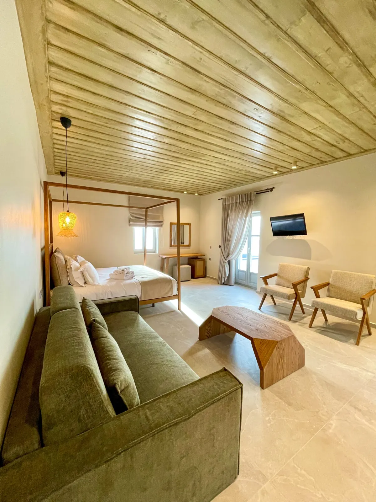 Superior Suite with Outdoor Jacuzzi - Upper Floor