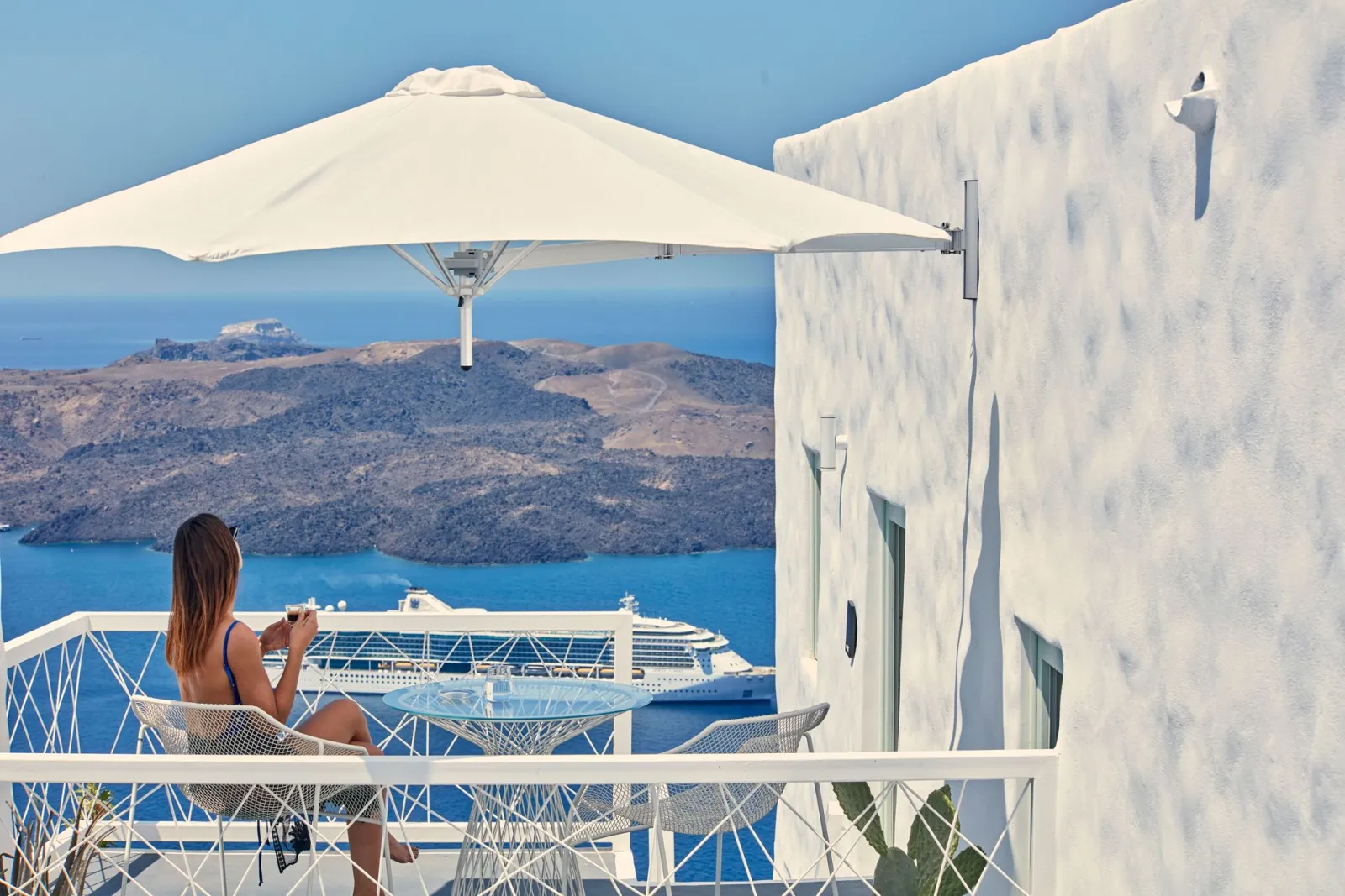 Junior Suite with Hot Tub and Caldera View