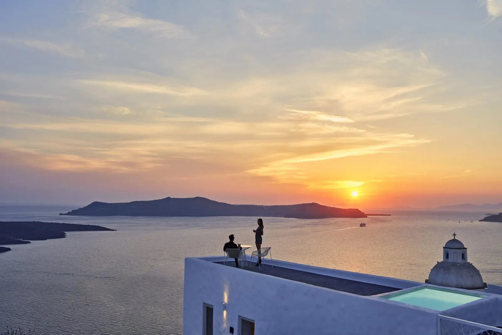 Superior Suite with Outdoor & Indoor Hot Tub and Caldera View