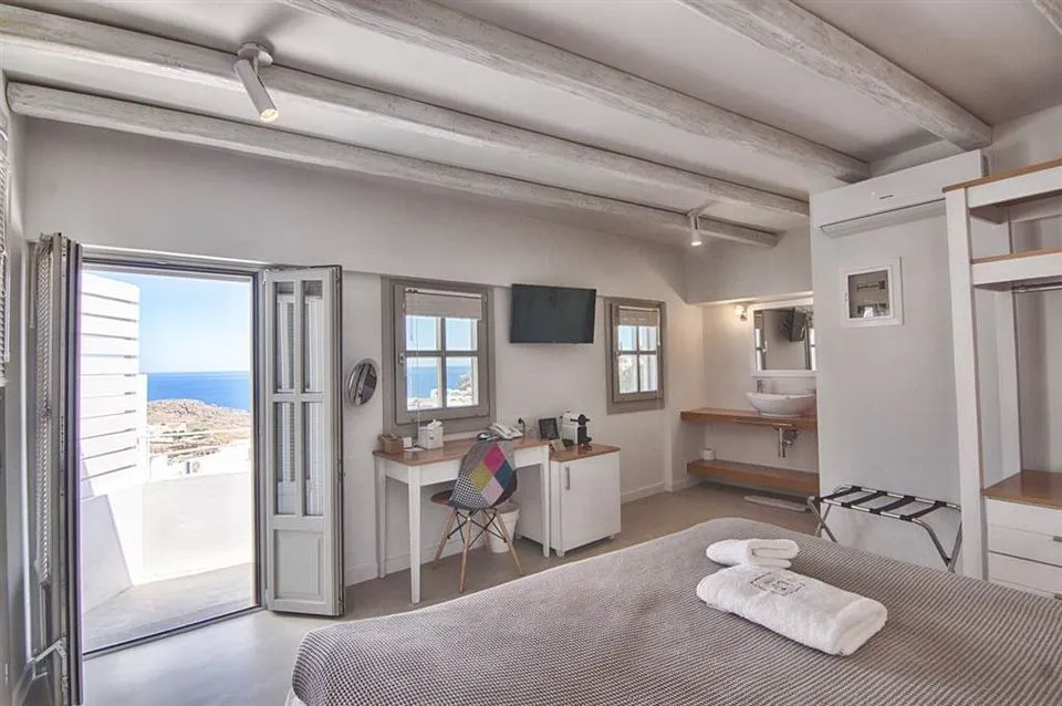 Superior Double with Balcony and Castle View