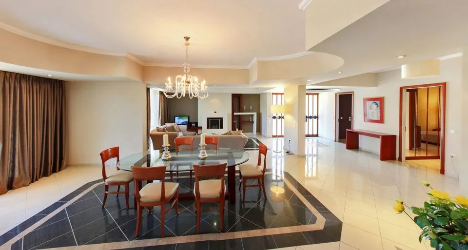 Junior Presidential Suite