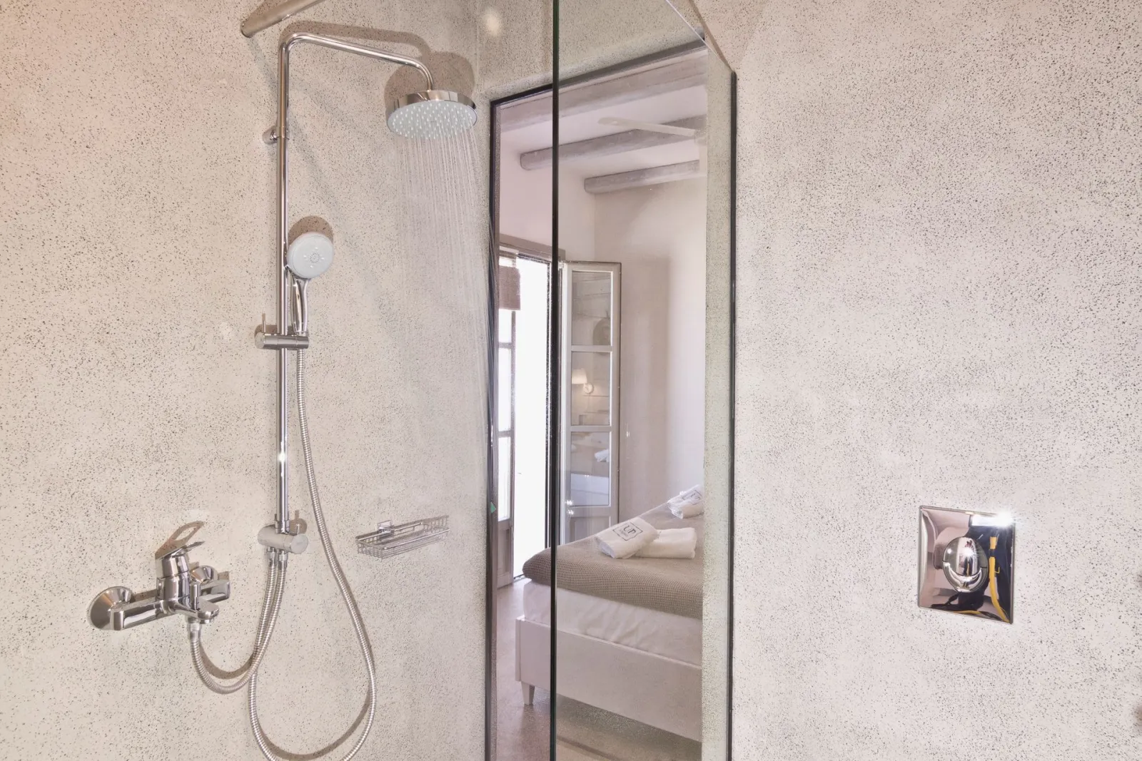 Honeymoon Suite with Private Terrace and Castle View