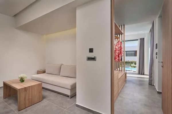Promo Junior Suite with Private Pool &amp; Inland View