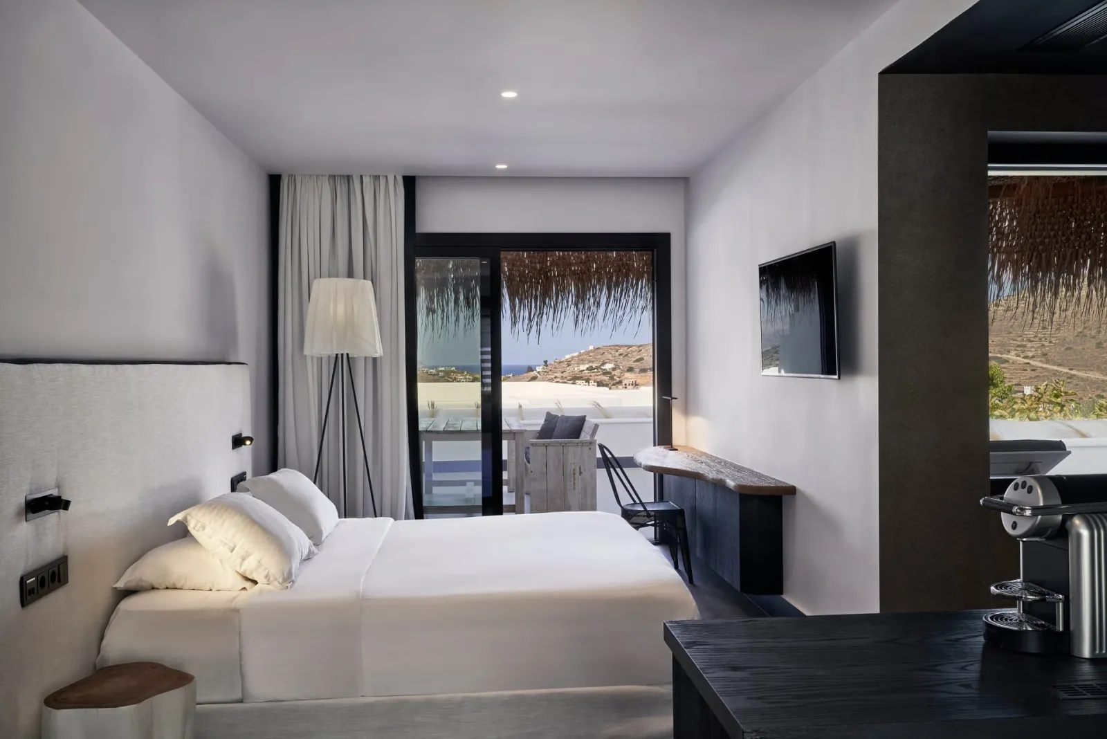 Design Sea View Suite with Hot Tub