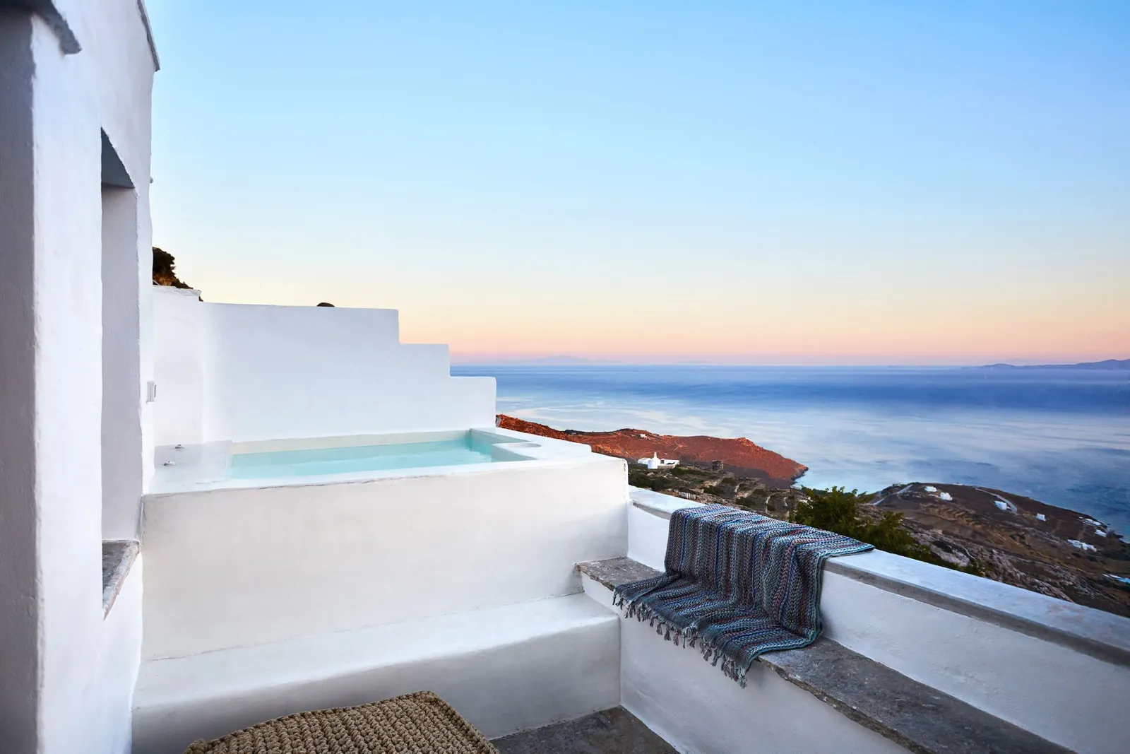 Outdoor Jacuzzi Sea View Suite