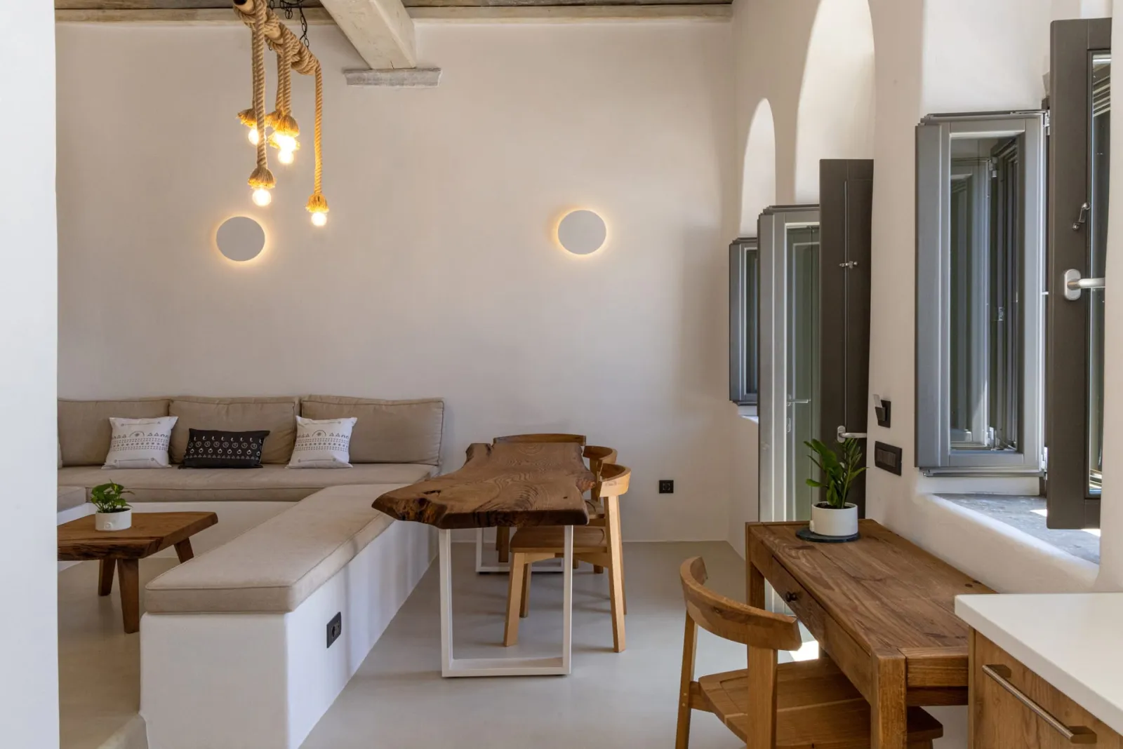 Two Bedroom Luxury Suite with Mini Jetted Tub