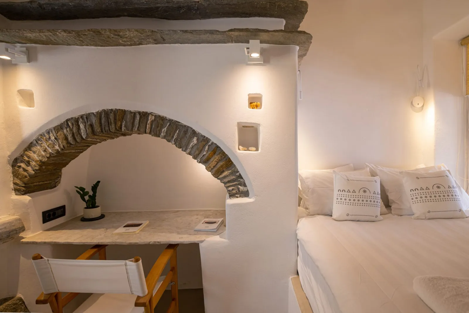 Three Bedroom Suite Mini Jetted Tub Sea View